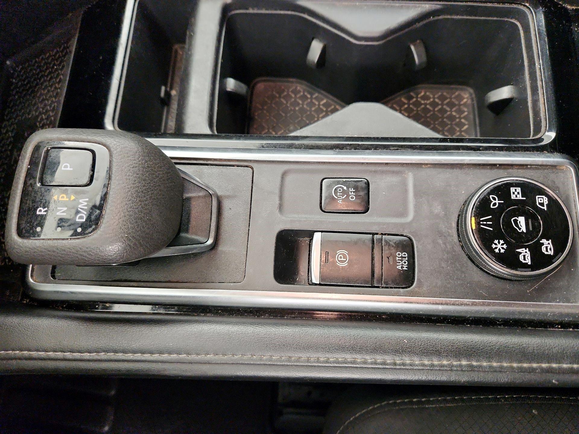 Thumbnail: 2023 Nissan Pathfinder - 16