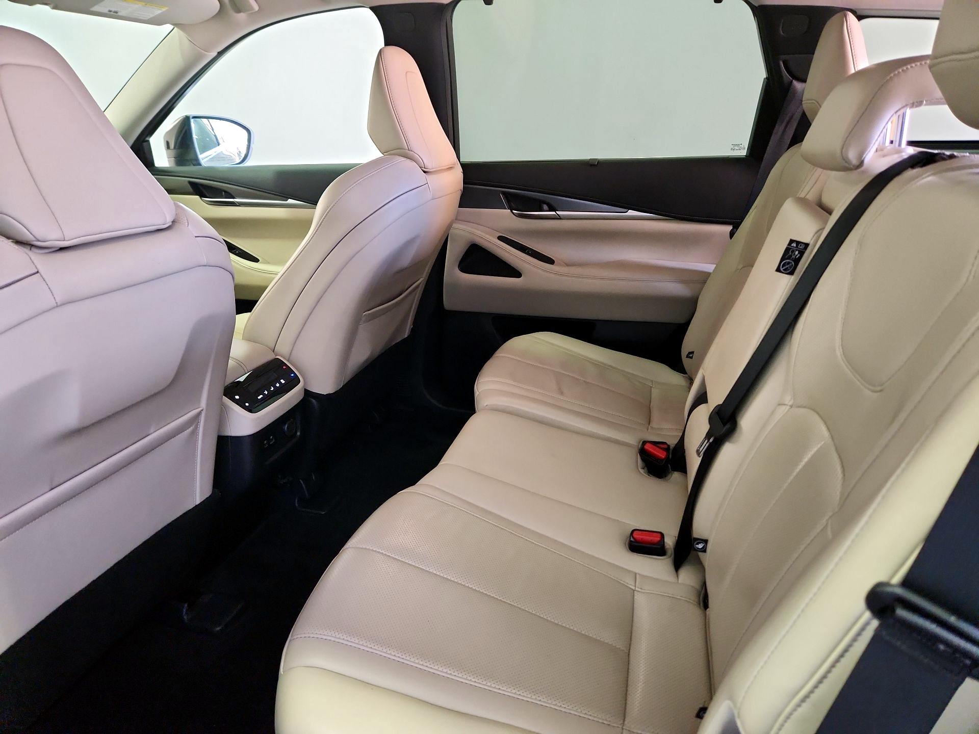 Thumbnail: 2023 INFINITI QX60 - 18