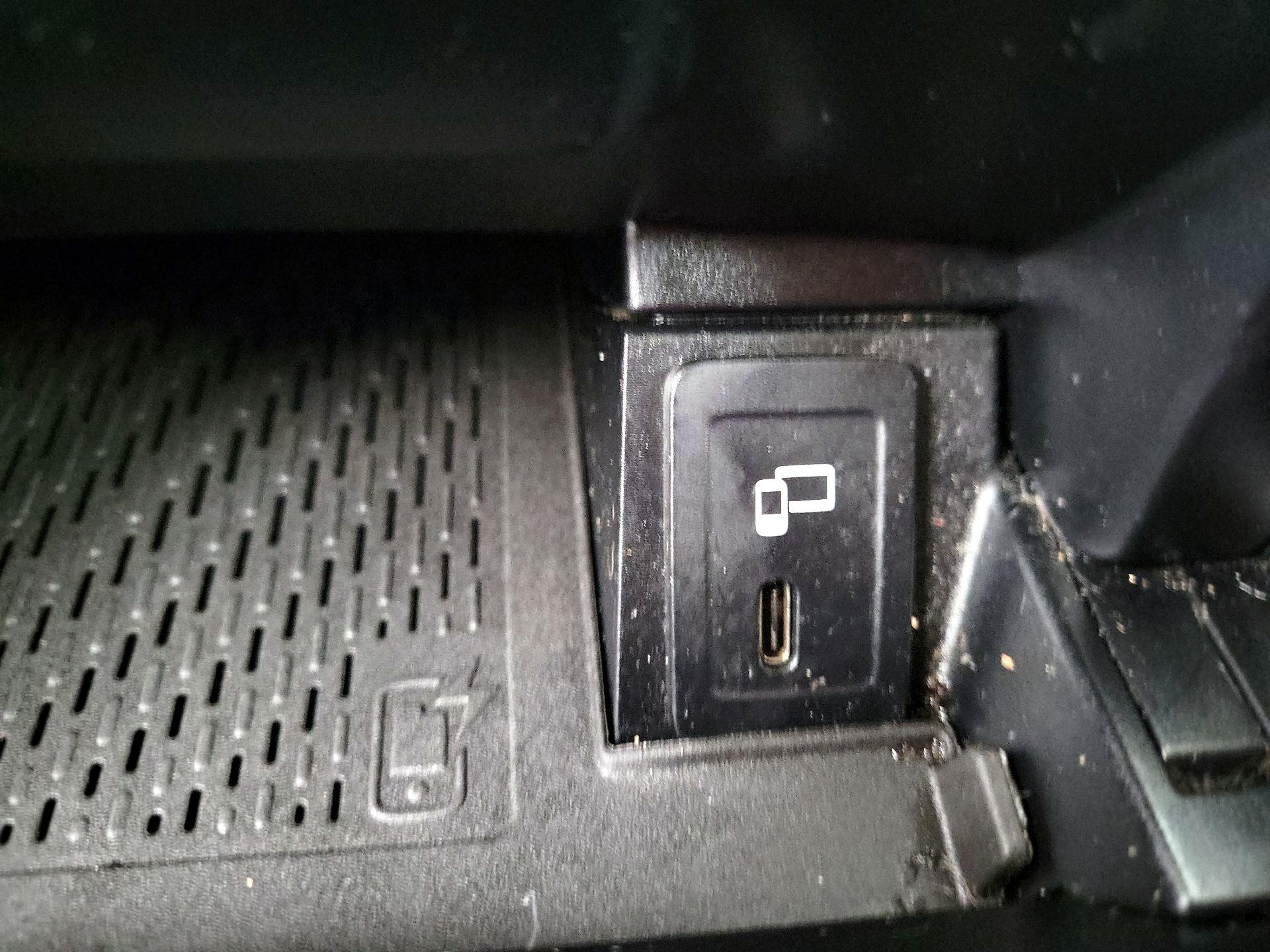 Thumbnail: 2020 Mercedes-Benz GLC - 16