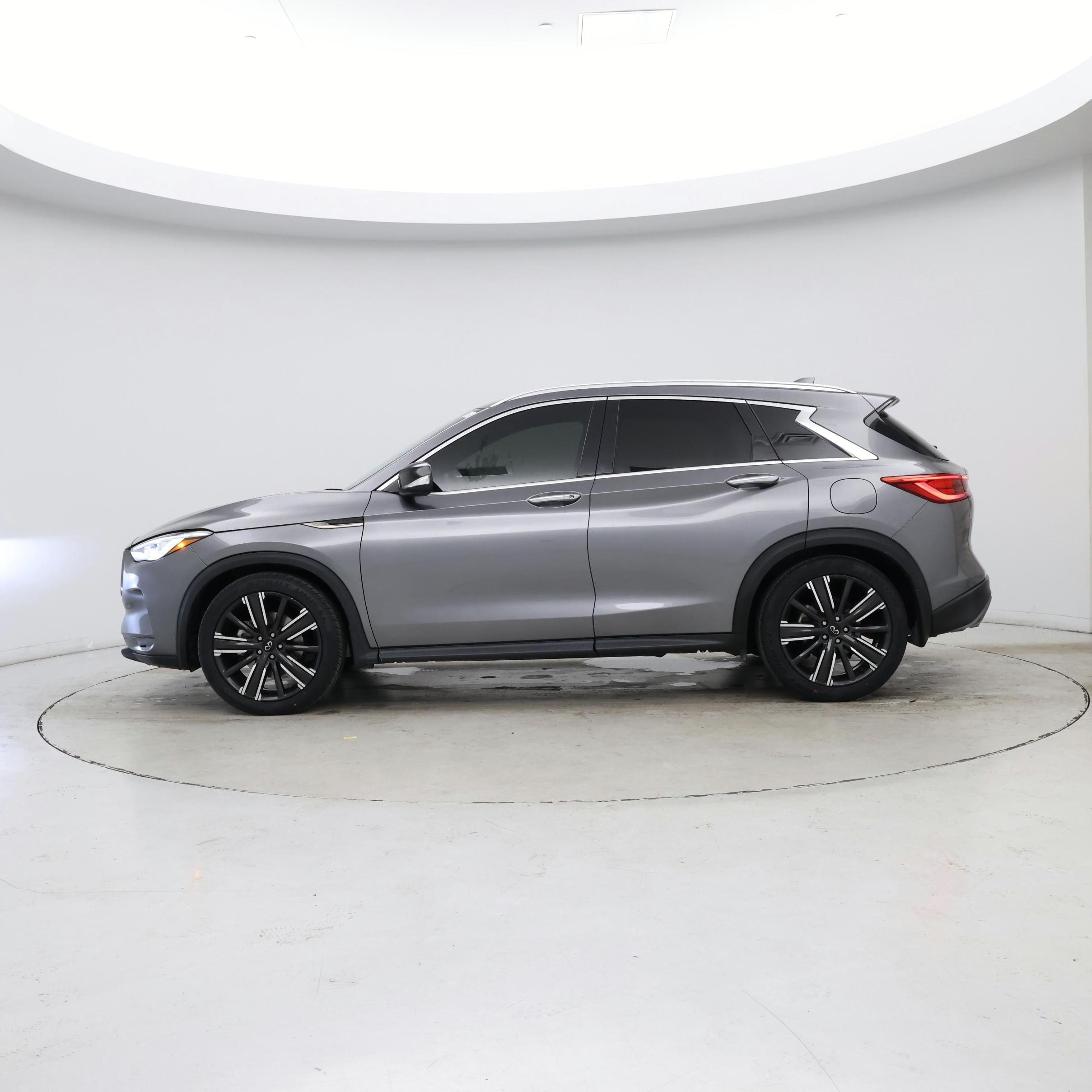 Thumbnail: 2021 INFINITI QX50 - 3