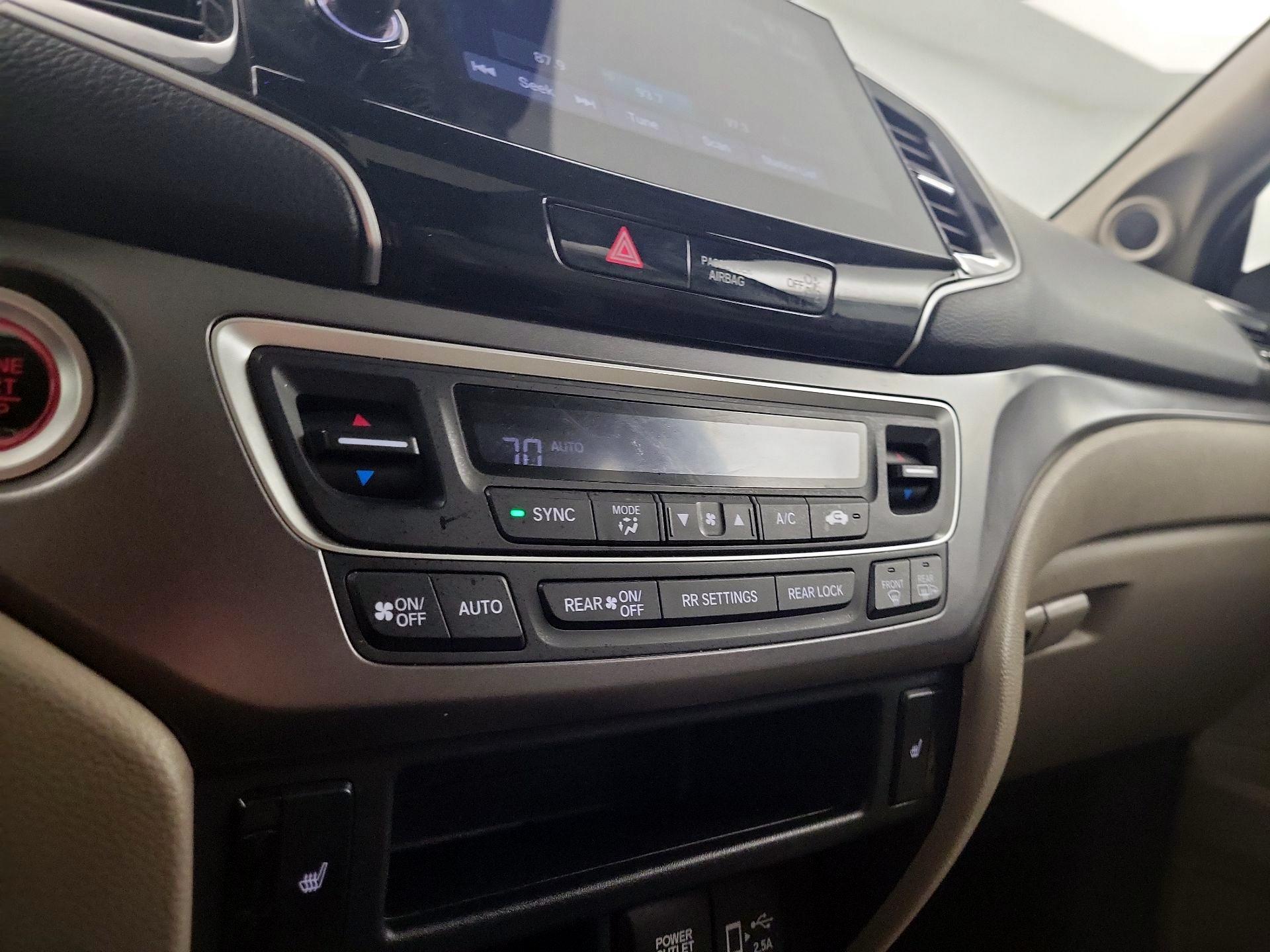 Thumbnail: 2020 Honda Pilot - 14