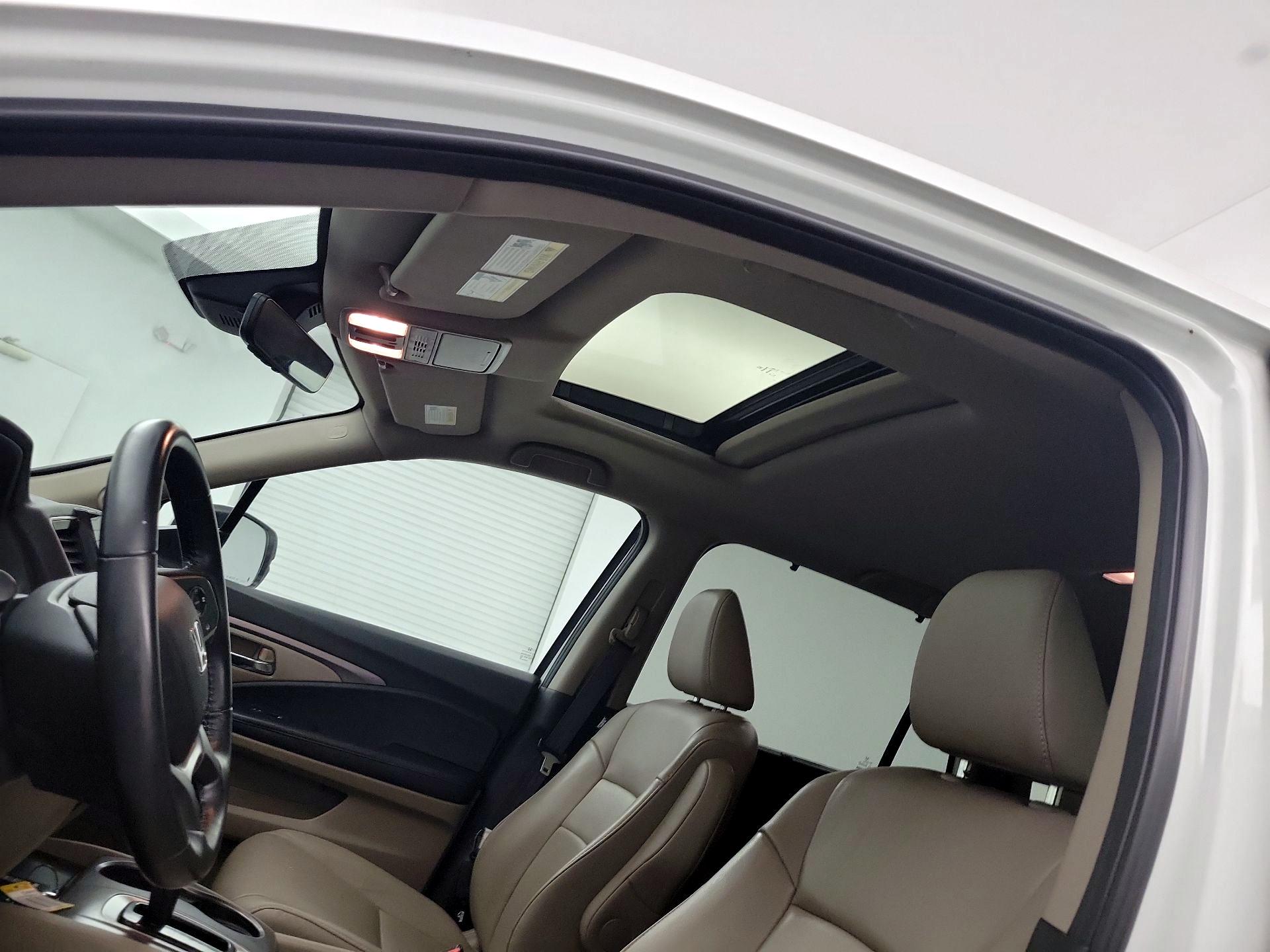 Thumbnail: 2020 Honda Pilot - 17