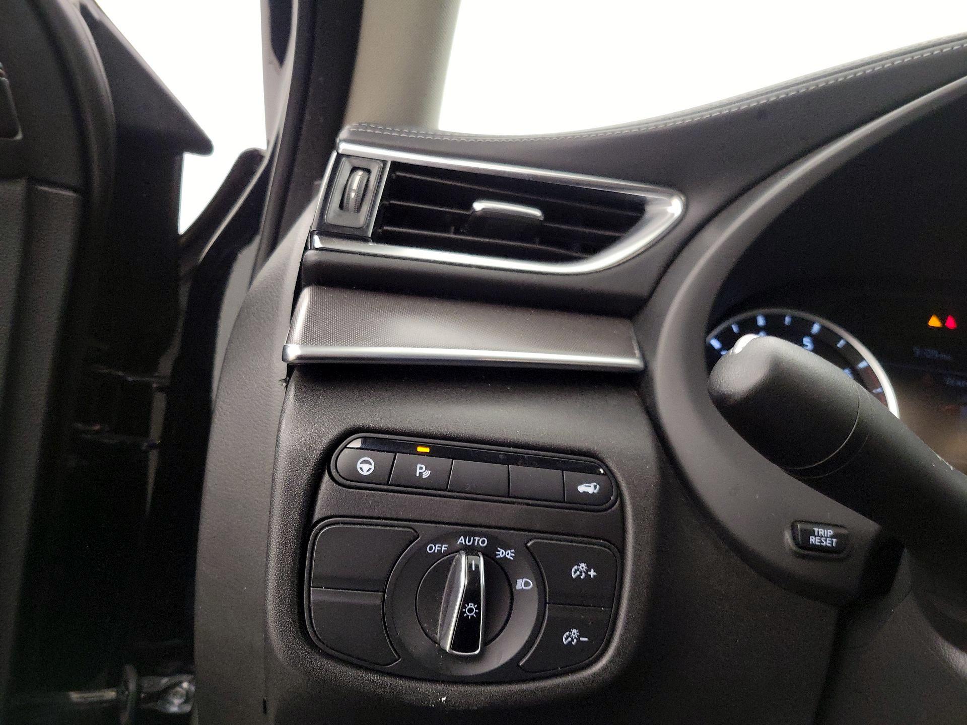 Thumbnail: 2023 INFINITI QX50 - 13