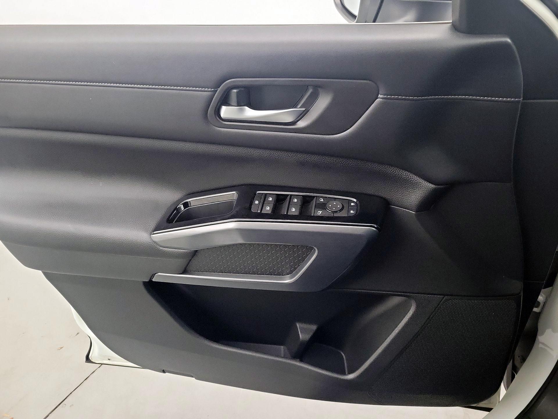 Thumbnail: 2024 Nissan Pathfinder - 10