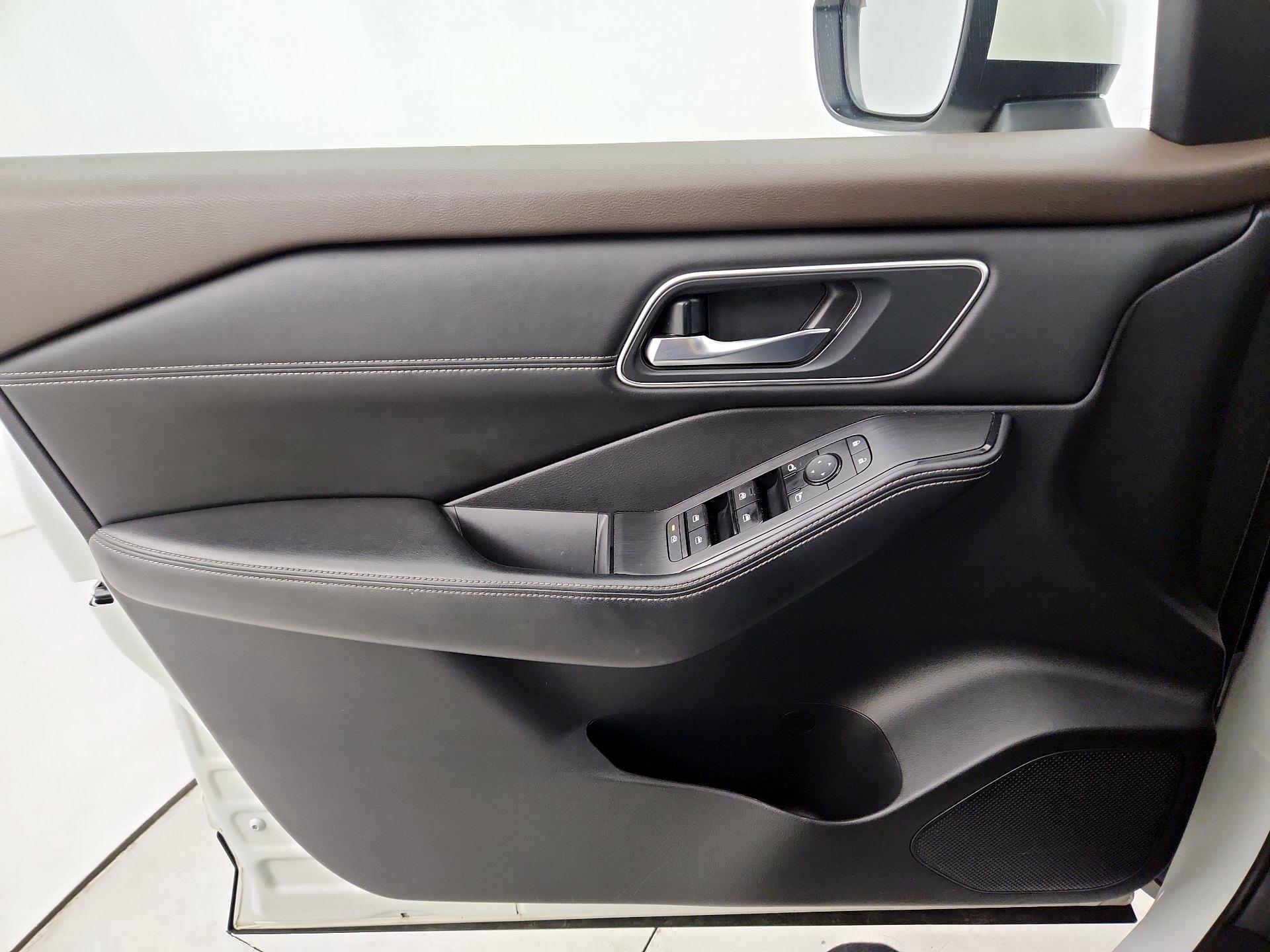 Thumbnail: 2021 Nissan Rogue - 10