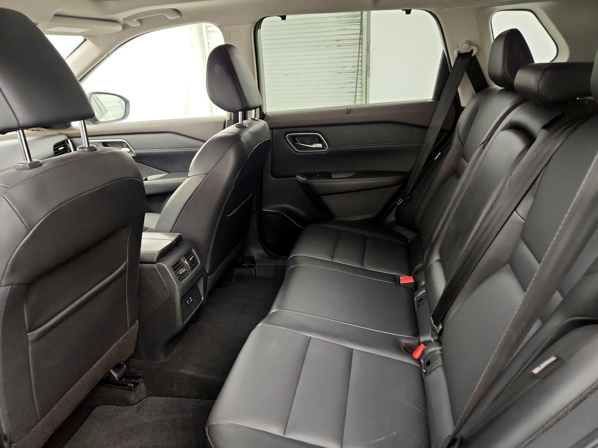 Thumbnail: 2021 Nissan Rogue - 17