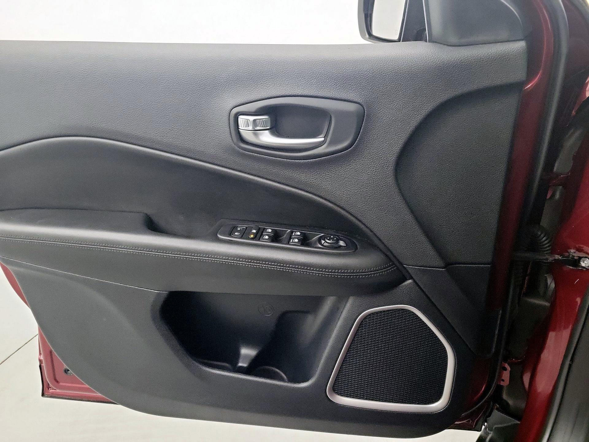 Thumbnail: 2021 Jeep Compass - 10