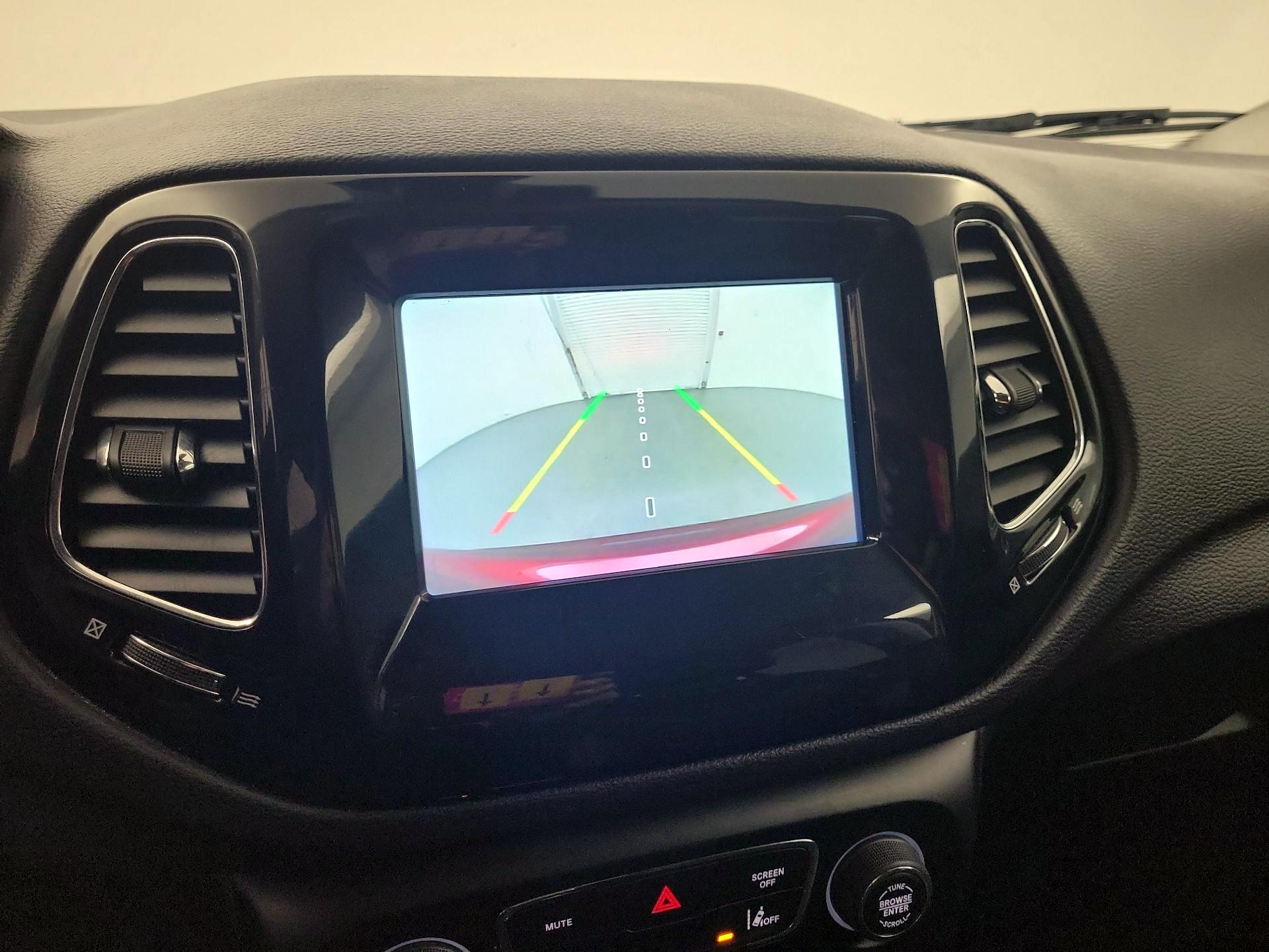 Thumbnail: 2021 Jeep Compass - 11