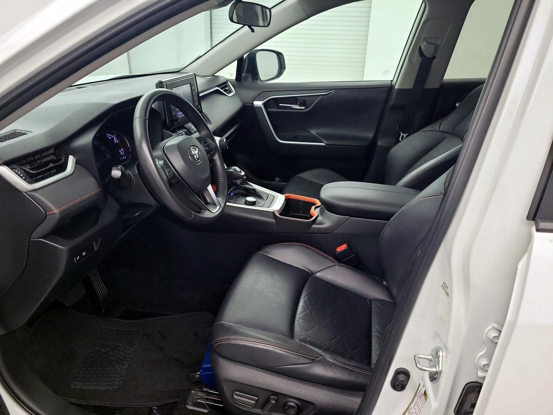 Thumbnail: 2022 Toyota RAV4 - 9