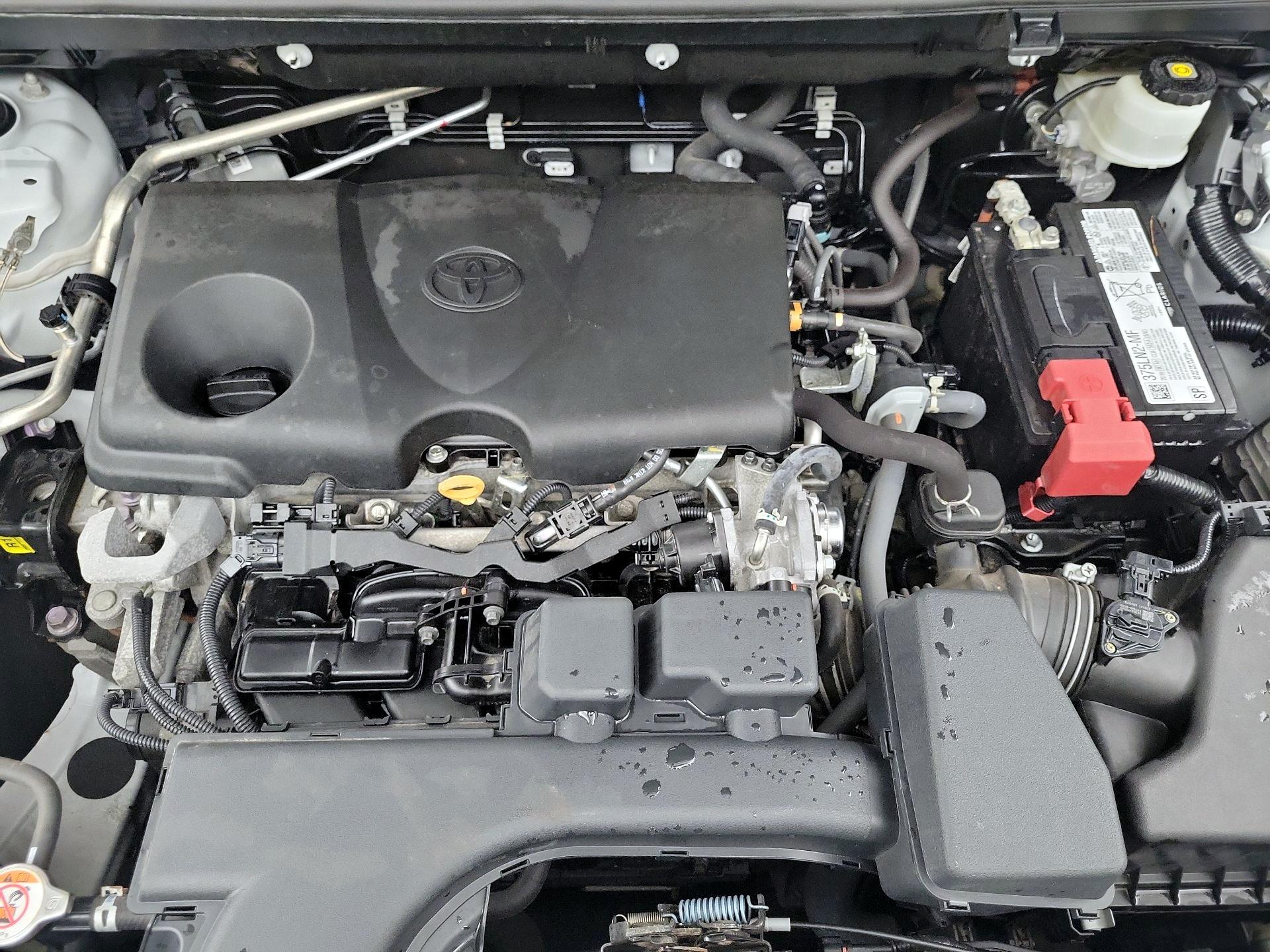 Thumbnail: 2022 Toyota RAV4 - 18