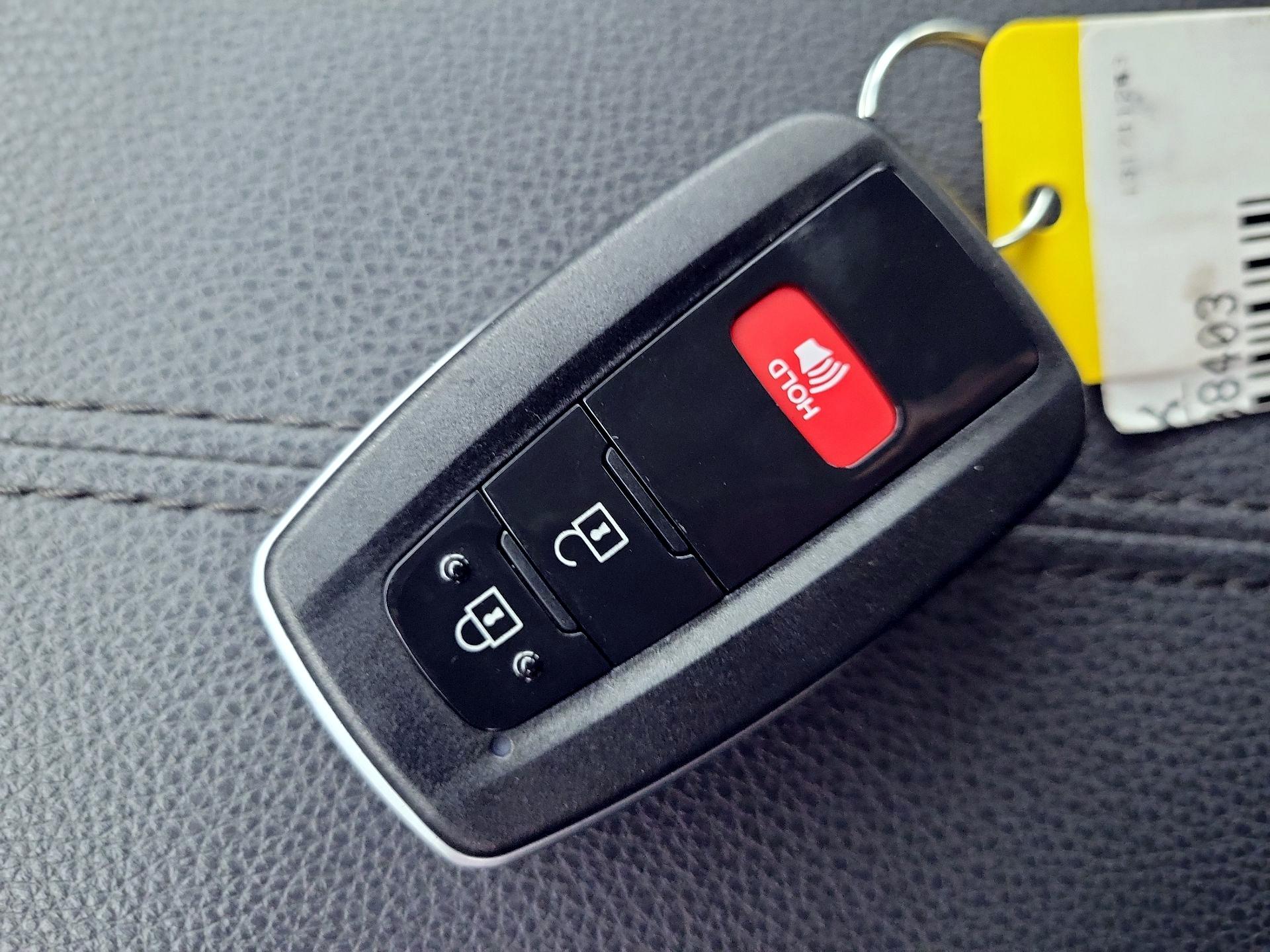 Thumbnail: 2022 Toyota RAV4 - 19