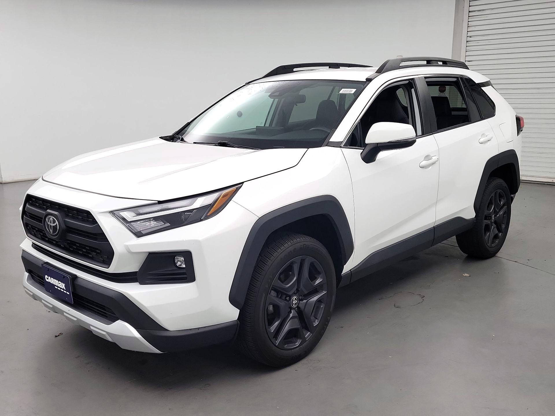 Thumbnail: 2022 Toyota RAV4 - 3