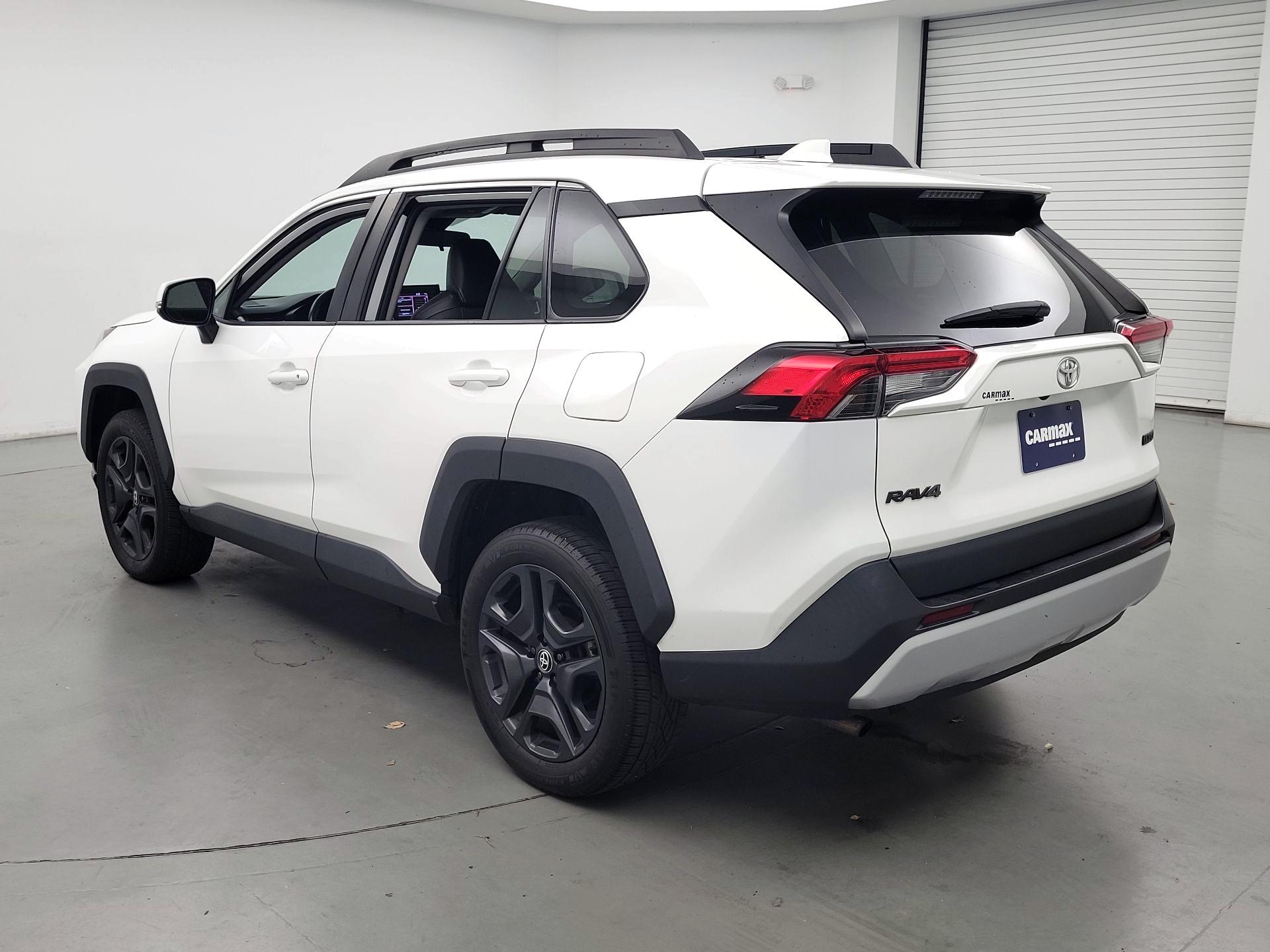 Thumbnail: 2022 Toyota RAV4 - 7
