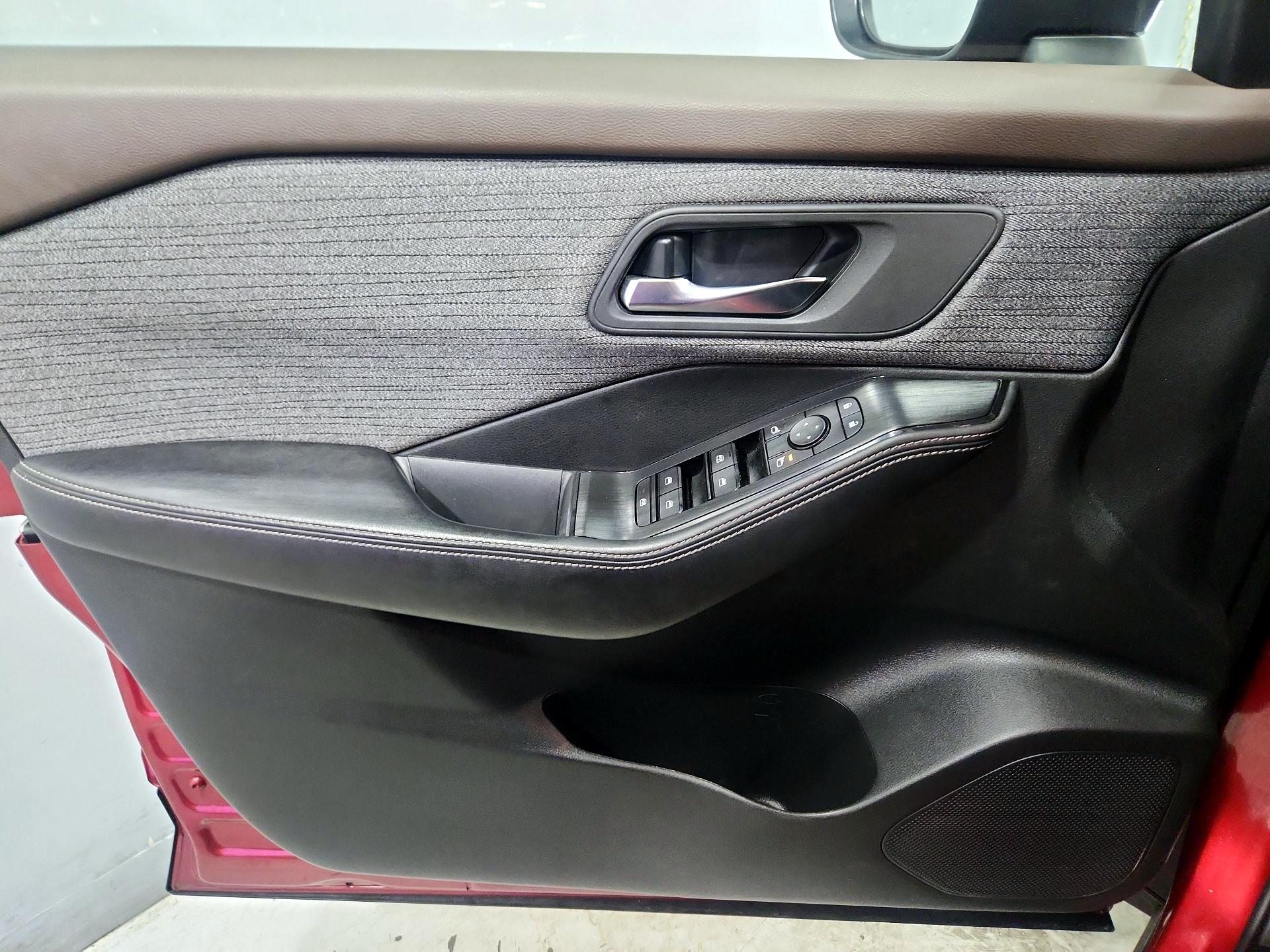 Thumbnail: 2023 Nissan Rogue - 12