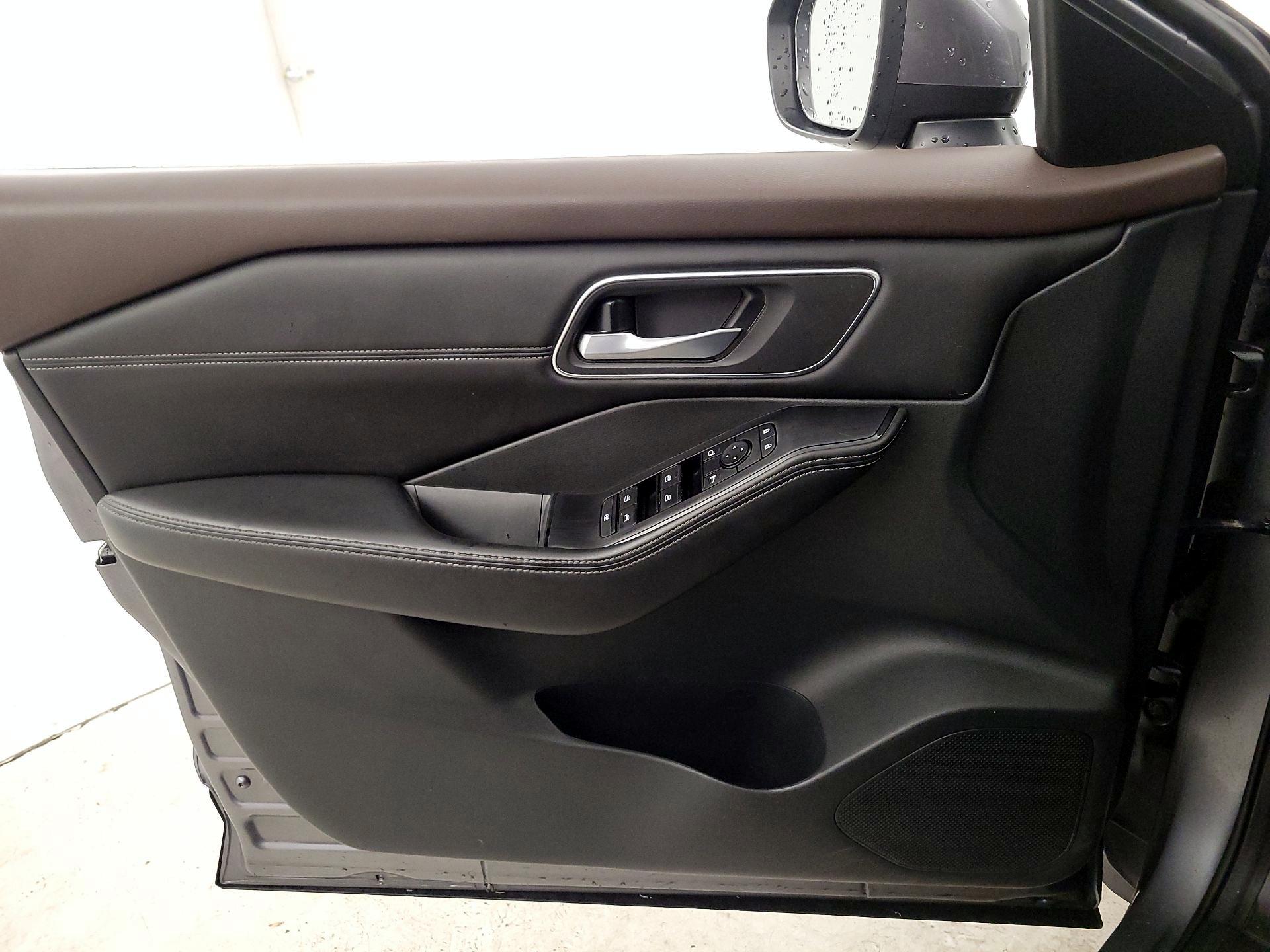 Thumbnail: 2021 Nissan Rogue - 12