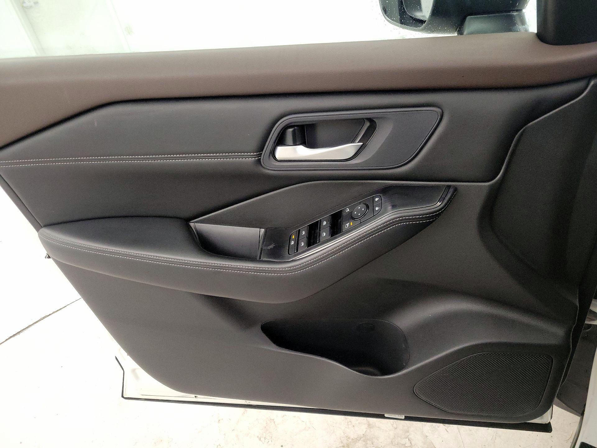 Thumbnail: 2023 Nissan Rogue - 12