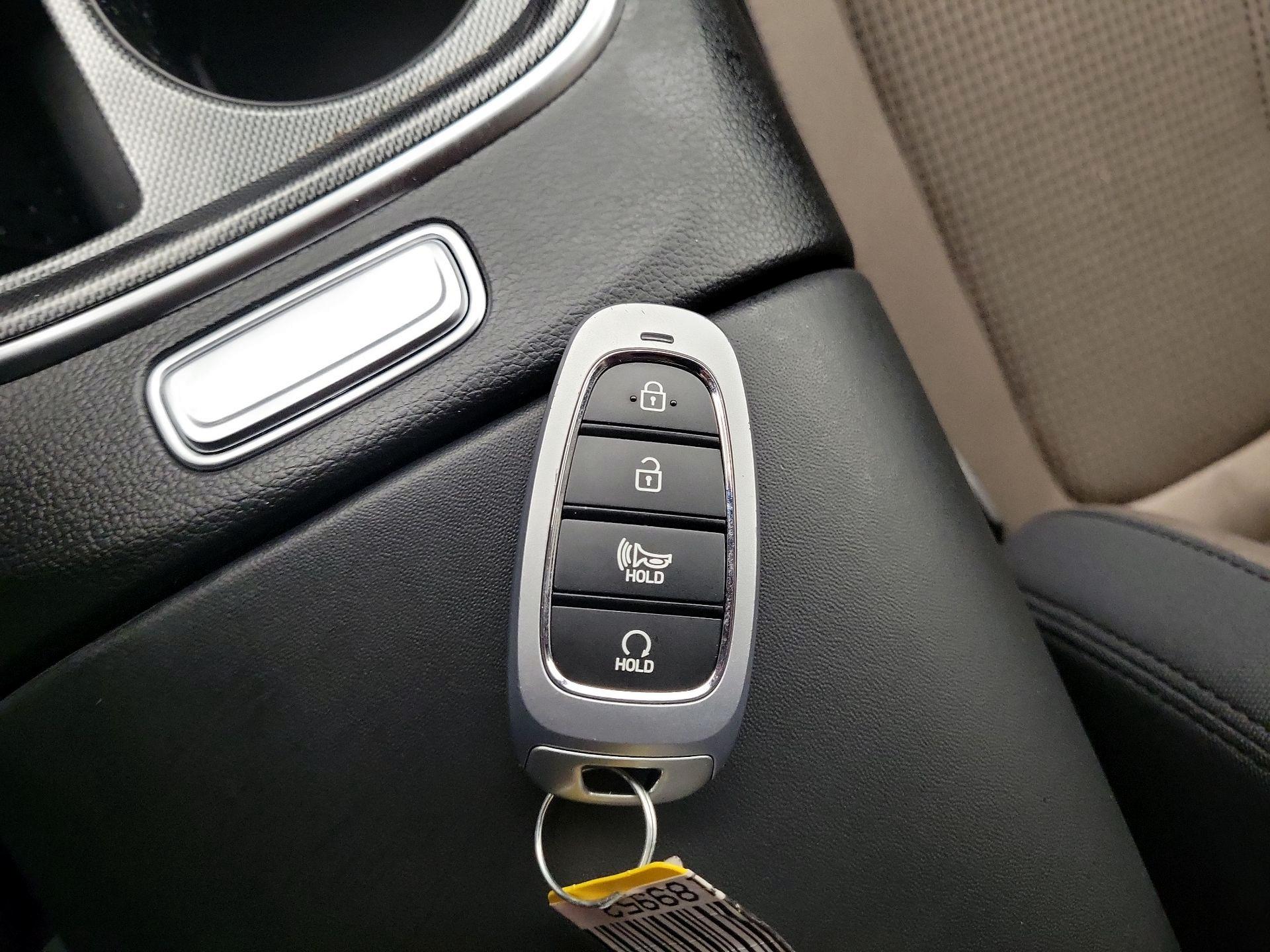 Thumbnail: 2022 Hyundai Santa Fe - 20