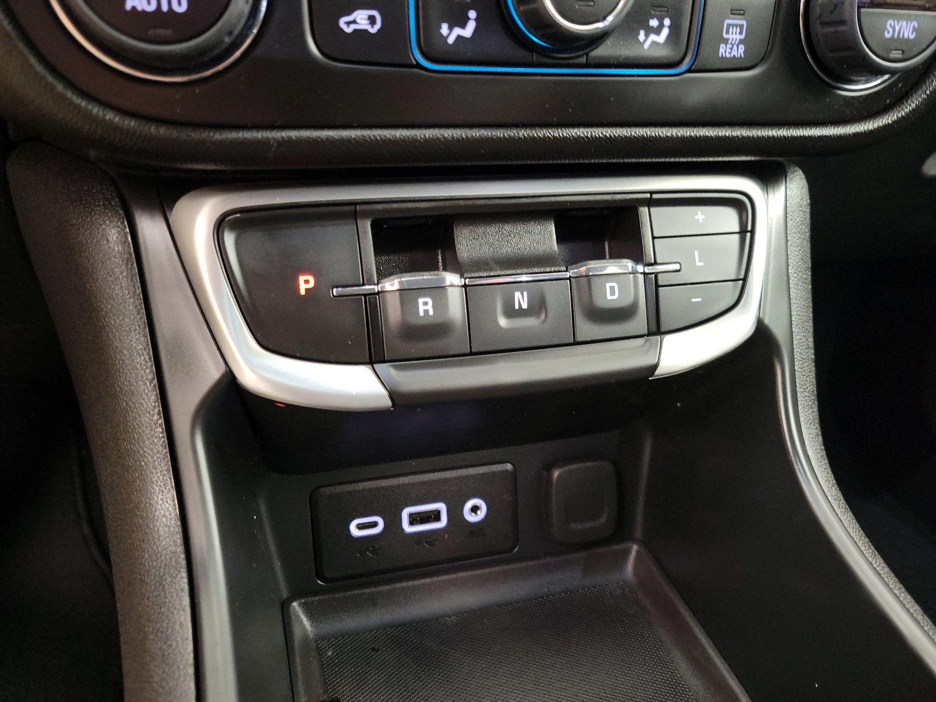 Thumbnail: 2022 GMC Terrain - 17