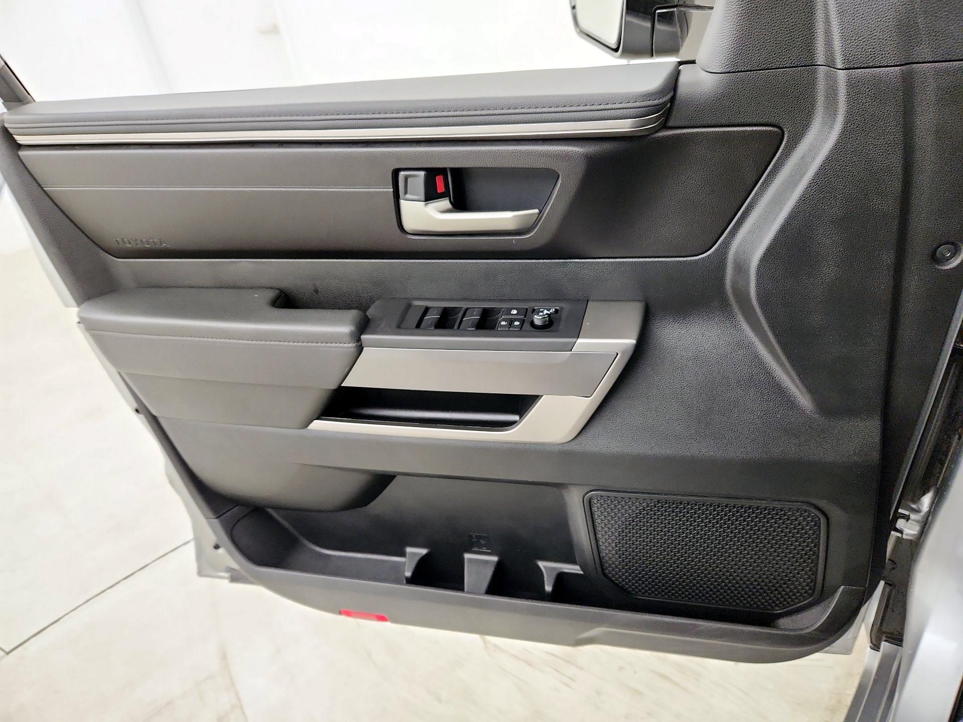 Thumbnail: 2022 Toyota Tundra - 12