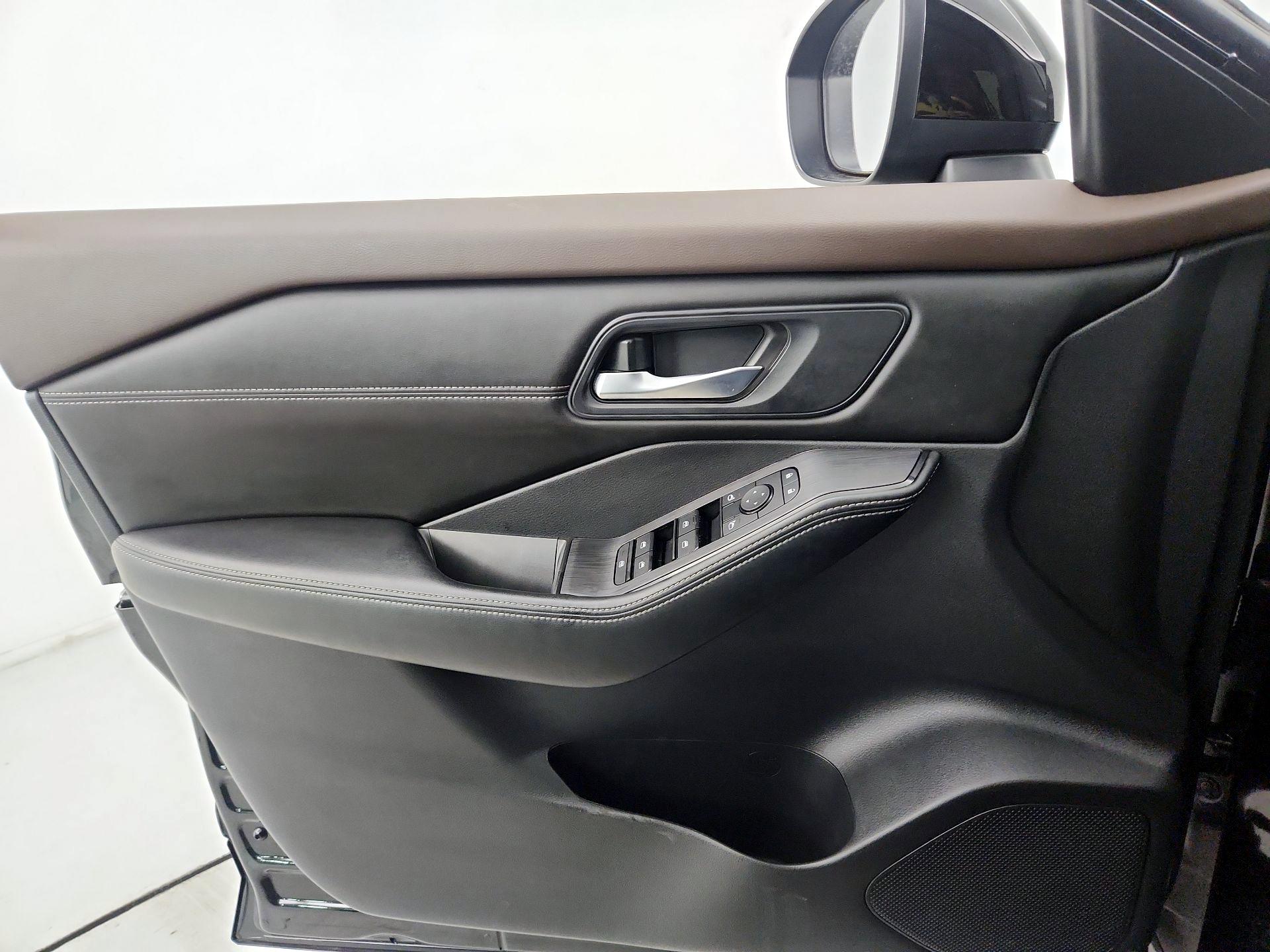 Thumbnail: 2023 Nissan Rogue - 12