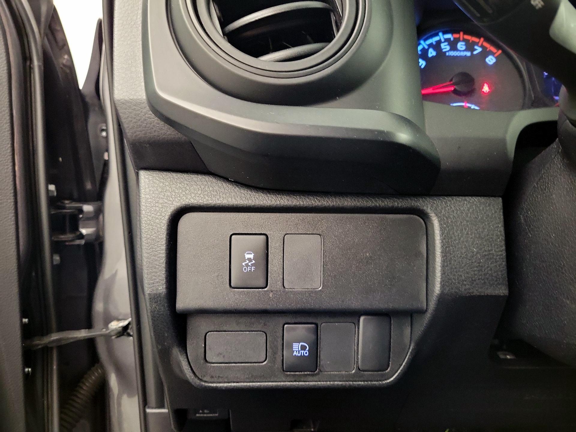 Thumbnail: 2020 Toyota Tacoma - 11