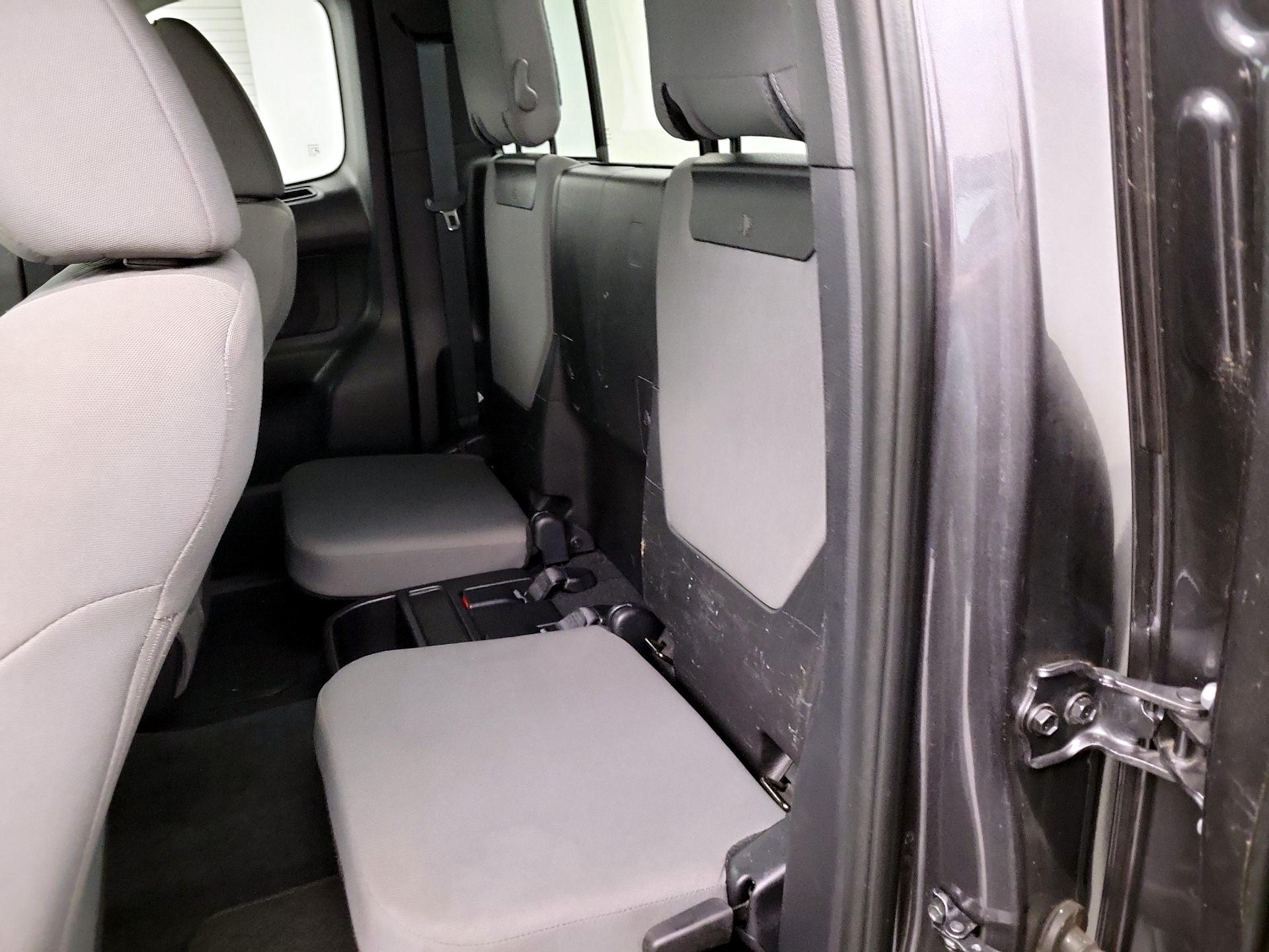 Thumbnail: 2020 Toyota Tacoma - 17