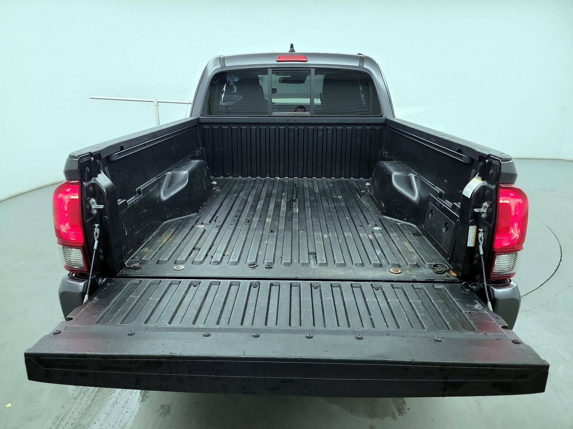 Thumbnail: 2020 Toyota Tacoma - 18