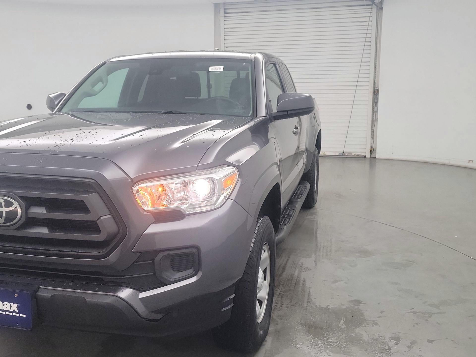 Thumbnail: 2020 Toyota Tacoma - 3