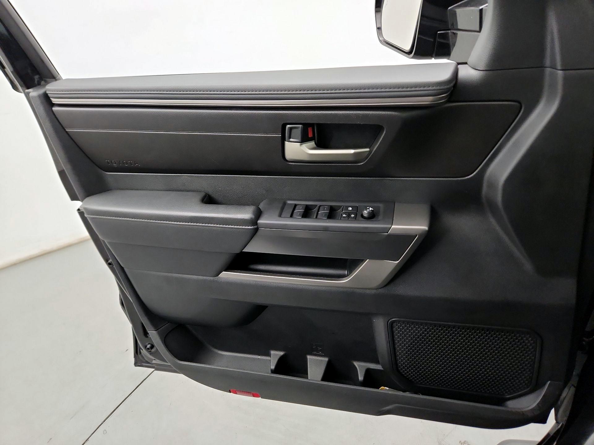 Thumbnail: 2022 Toyota Tundra - 10