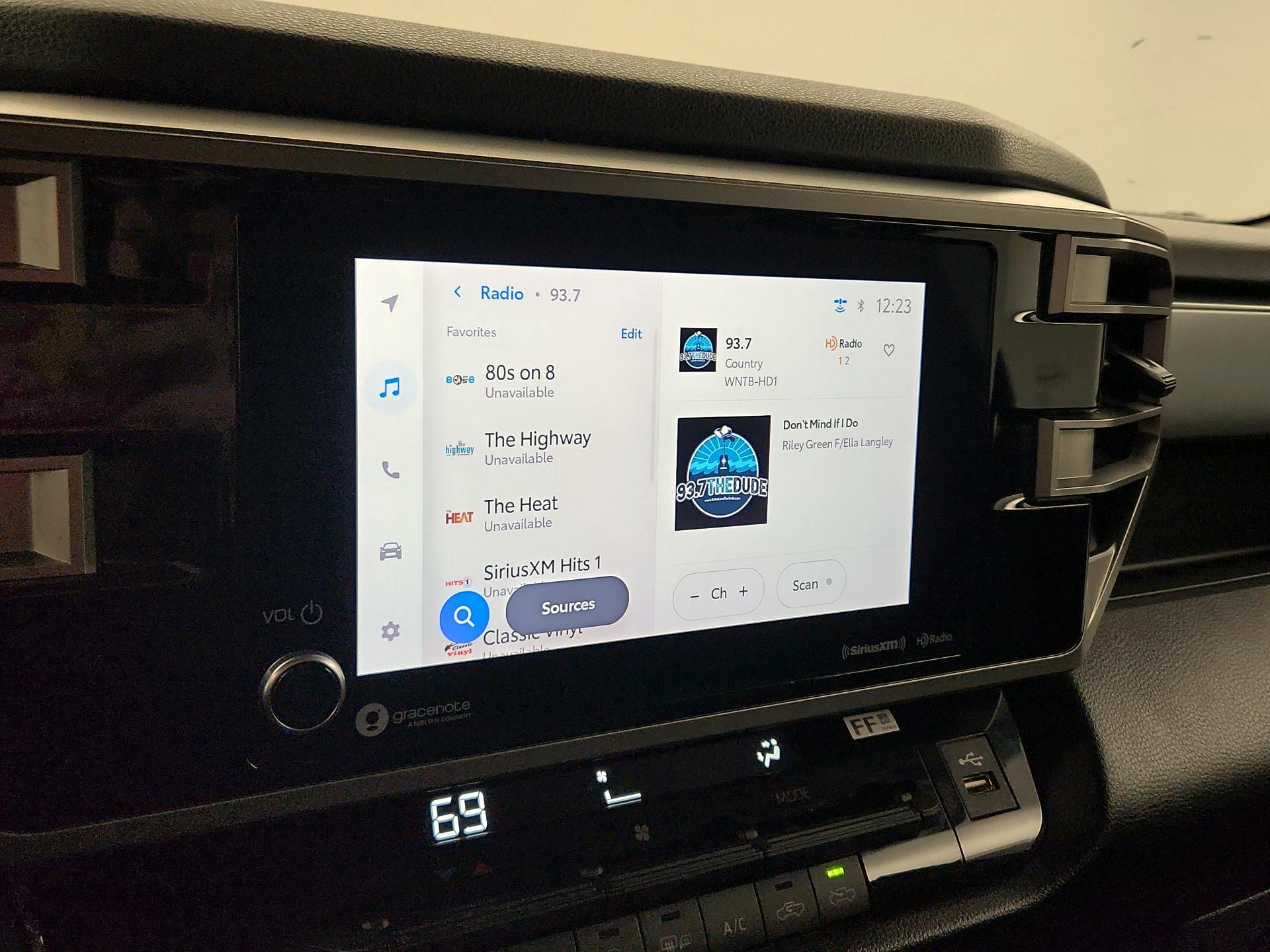 Thumbnail: 2022 Toyota Tundra - 14