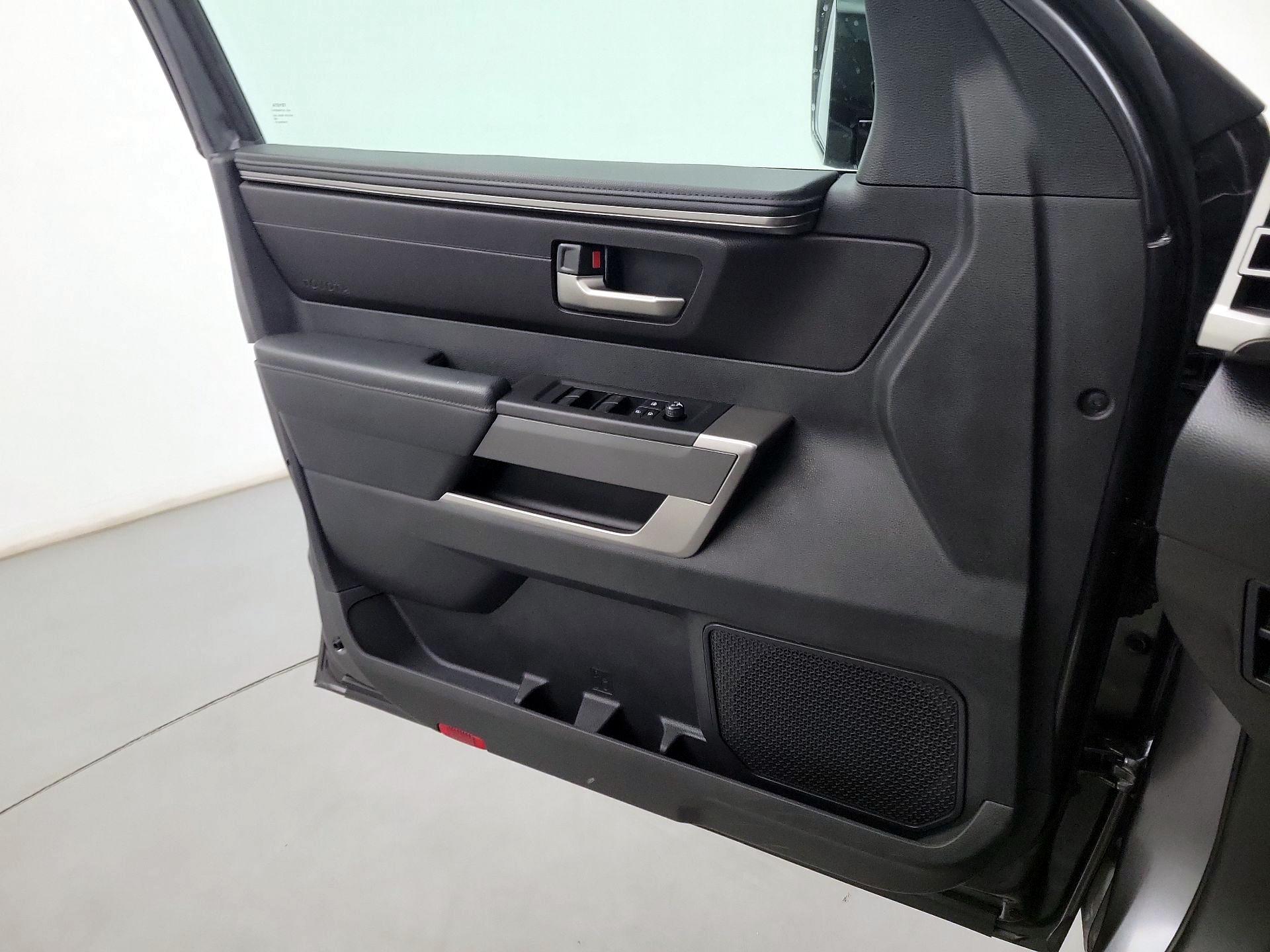 Thumbnail: 2024 Toyota Tundra - 10