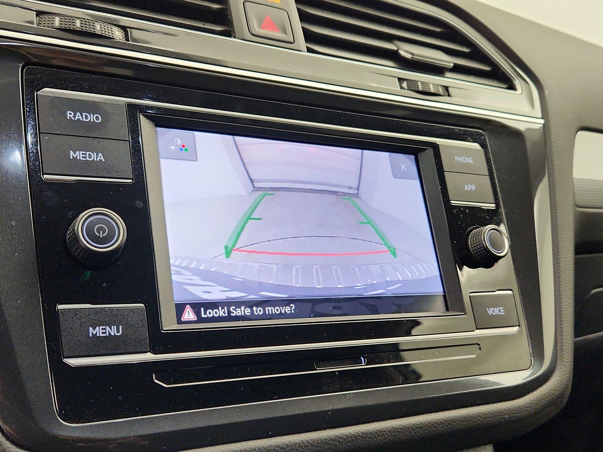 Thumbnail: 2022 Volkswagen Tiguan - 14