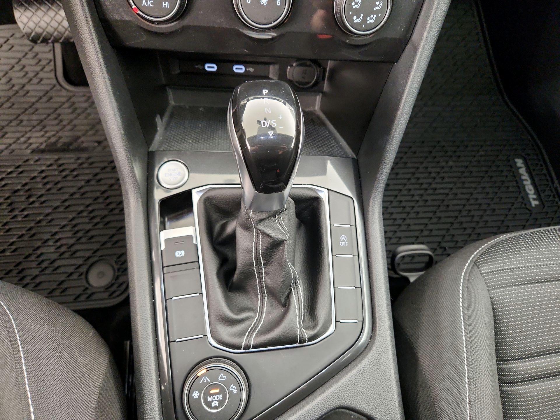 Thumbnail: 2022 Volkswagen Tiguan - 17