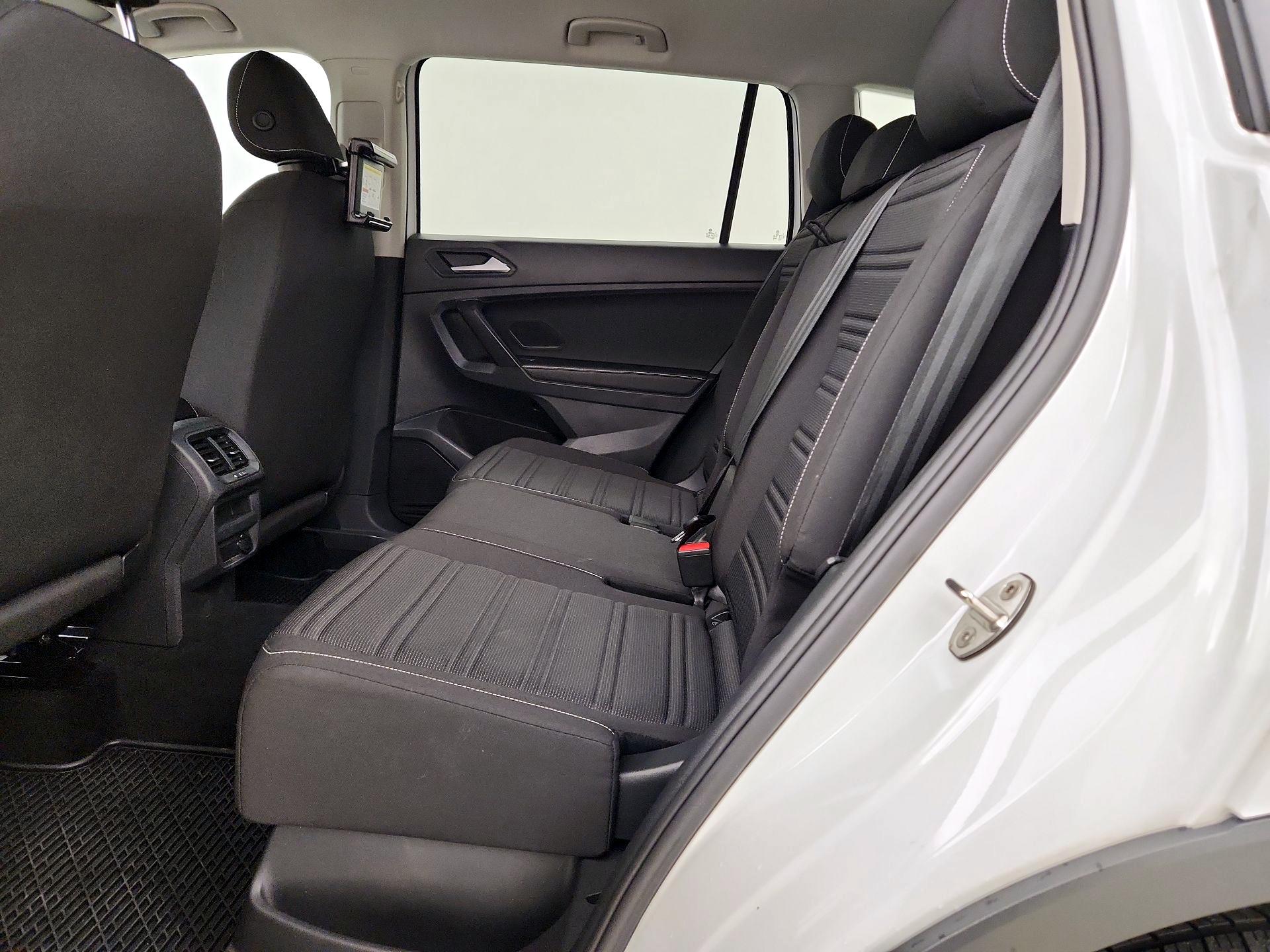 Thumbnail: 2022 Volkswagen Tiguan - 19