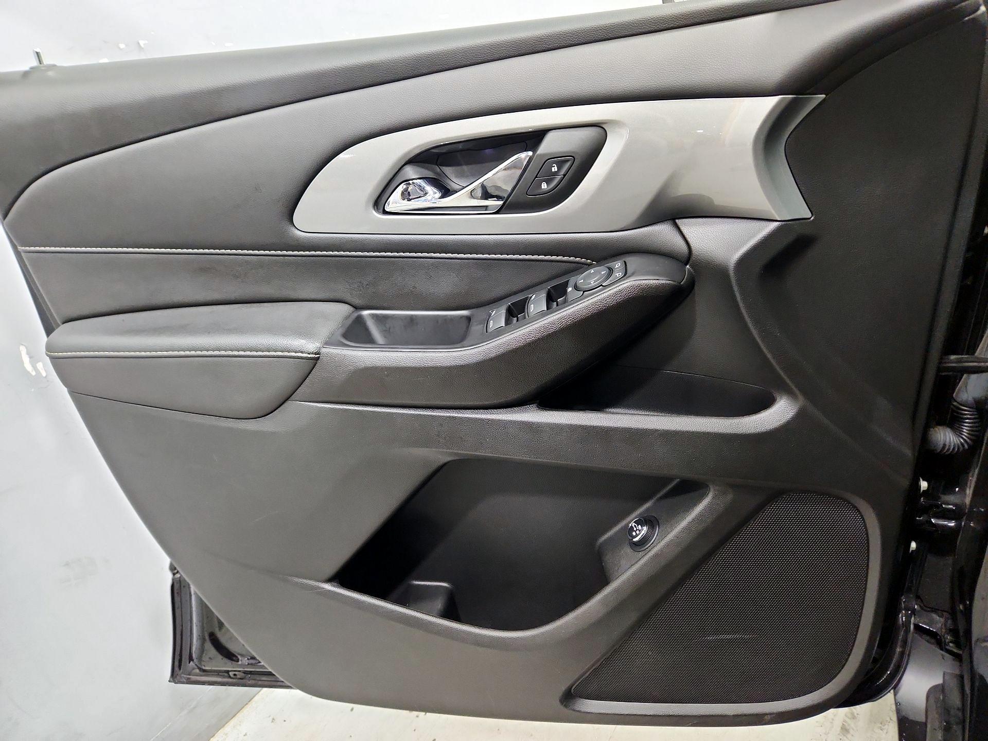 Thumbnail: 2023 Chevrolet Traverse - 12