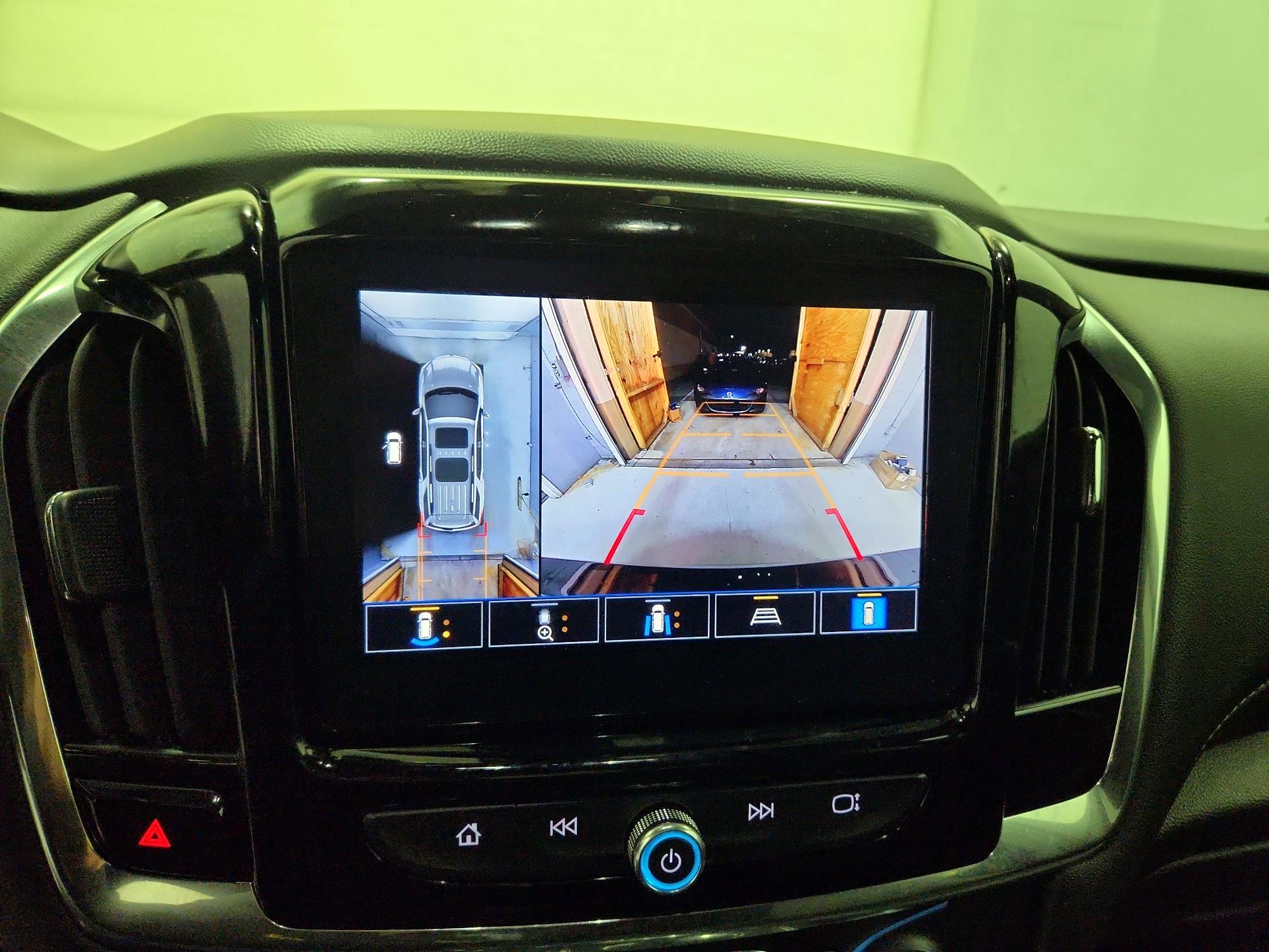 Thumbnail: 2023 Chevrolet Traverse - 14