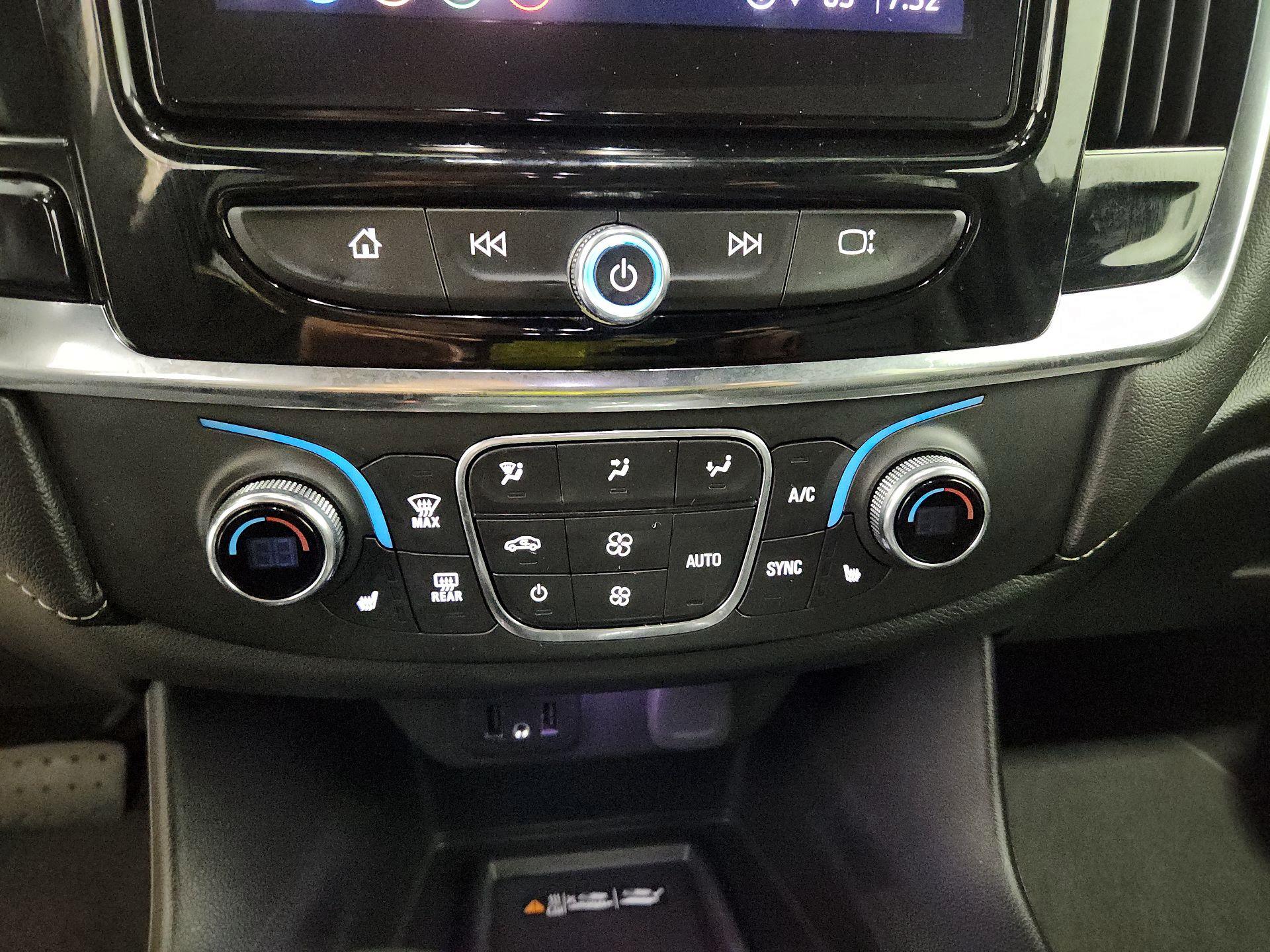 Thumbnail: 2023 Chevrolet Traverse - 16