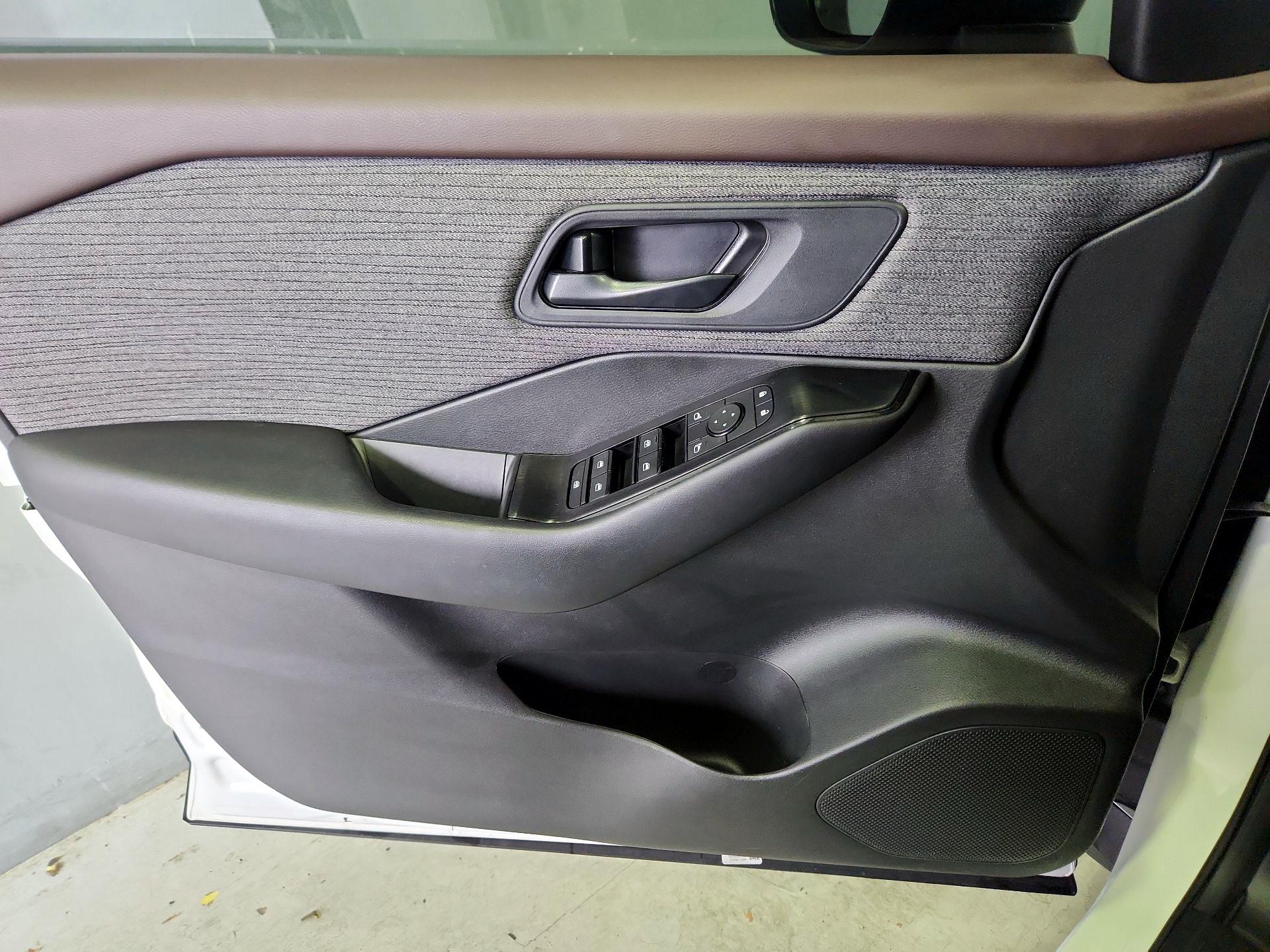 Thumbnail: 2023 Nissan Rogue - 12