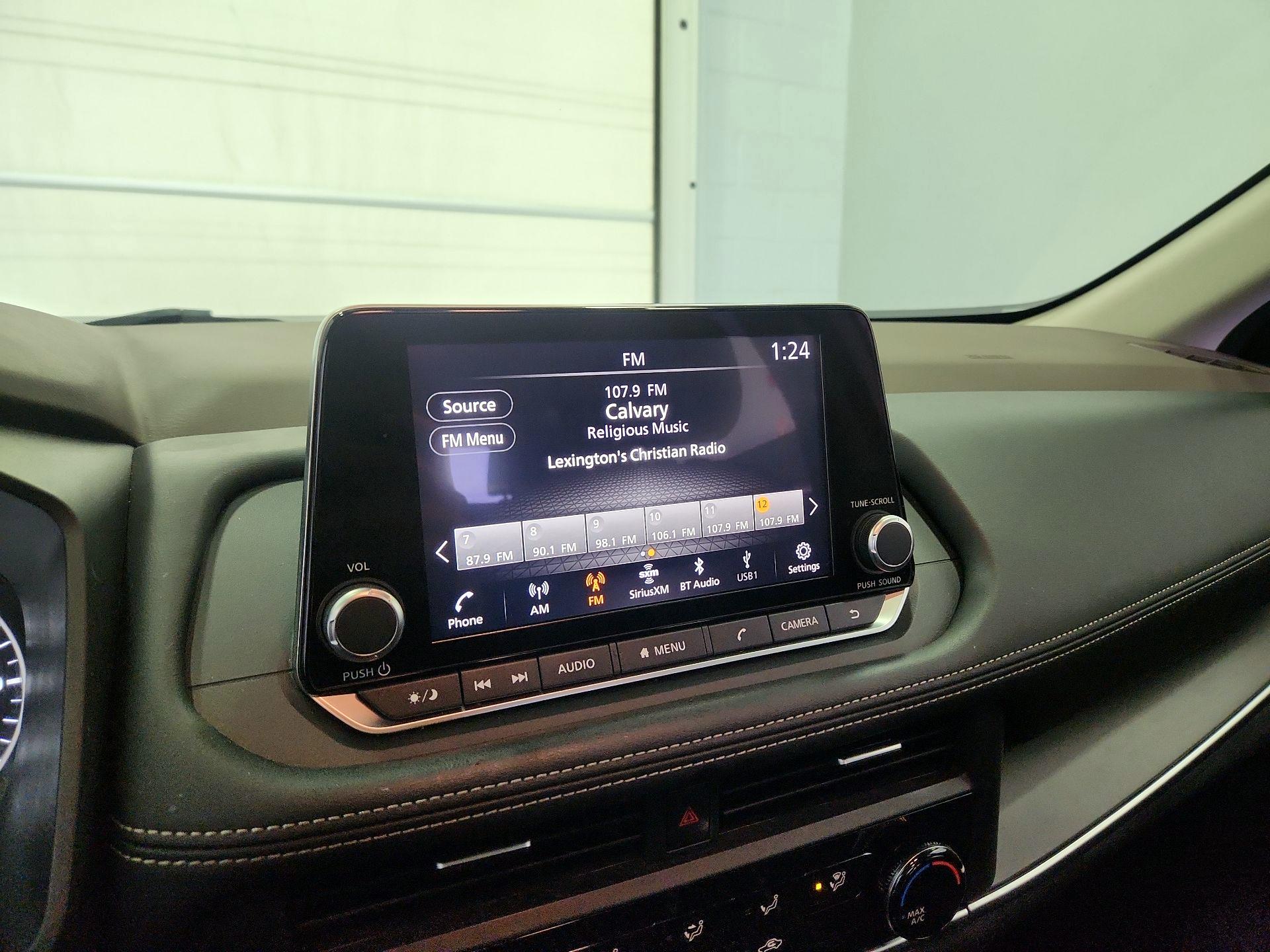 Thumbnail: 2023 Nissan Rogue - 15