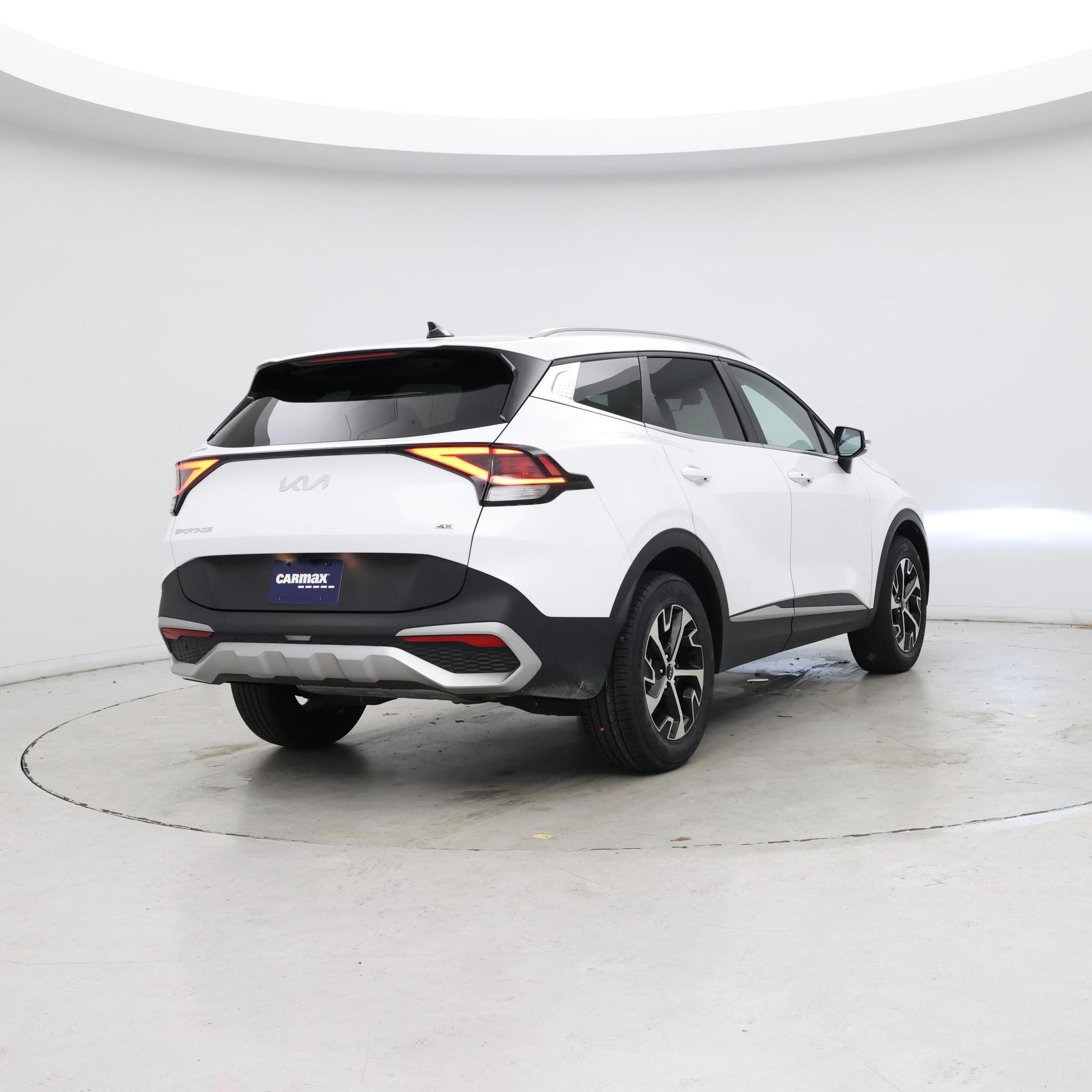 Thumbnail: 2023 Kia Sportage - 8