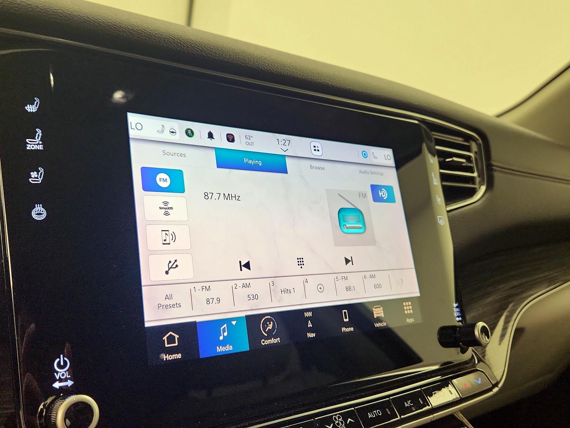 Thumbnail: 2022 Jeep Wagoneer - 16