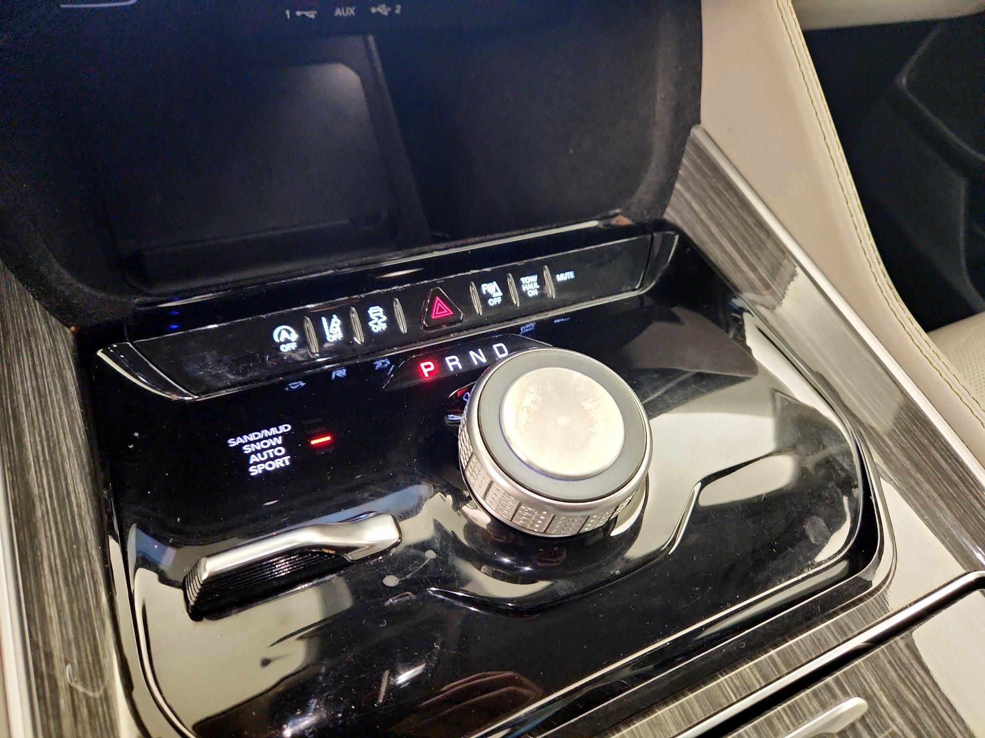 Thumbnail: 2022 Jeep Wagoneer - 19