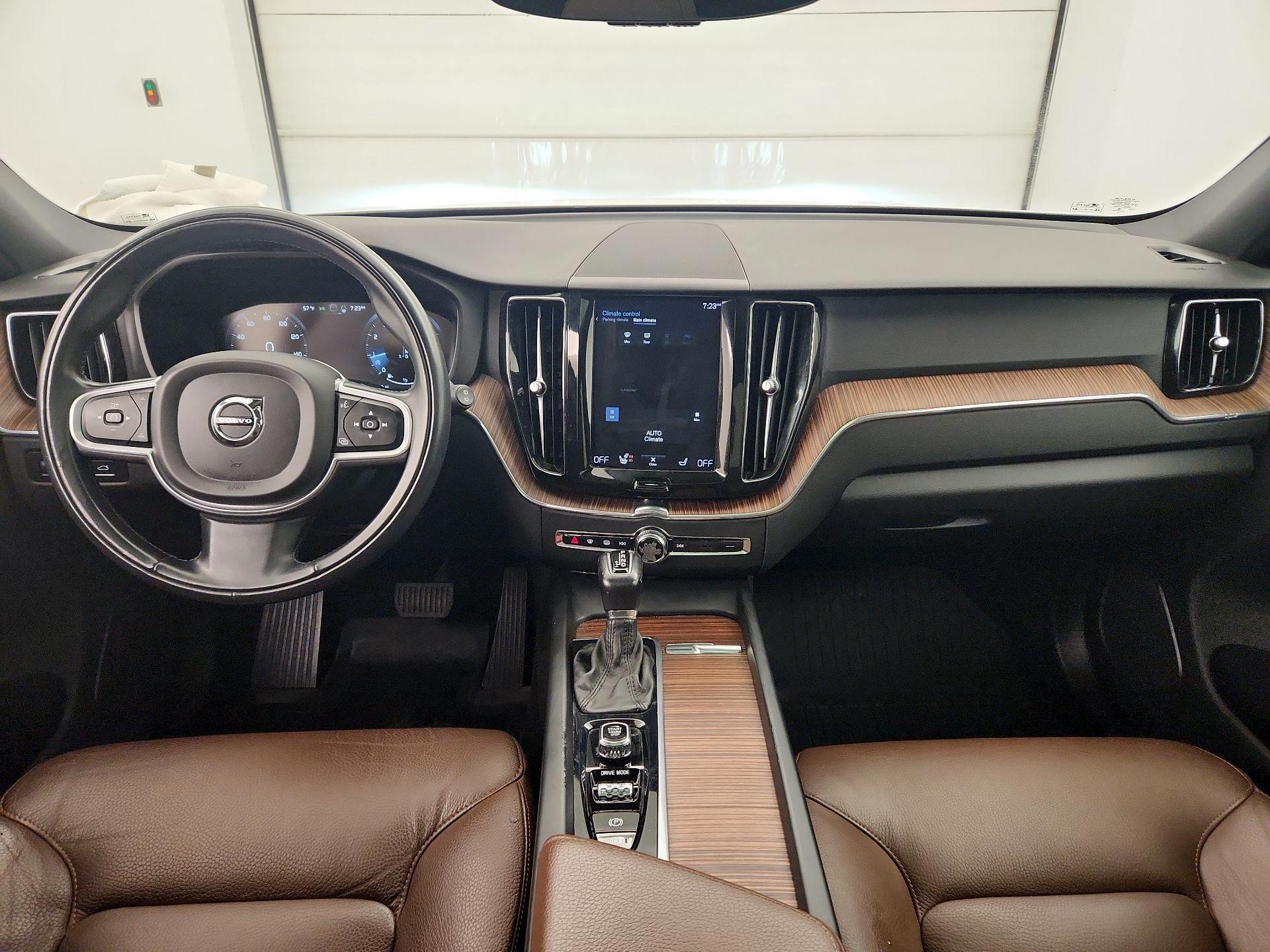 Thumbnail: 2021 Volvo XC60 - 9