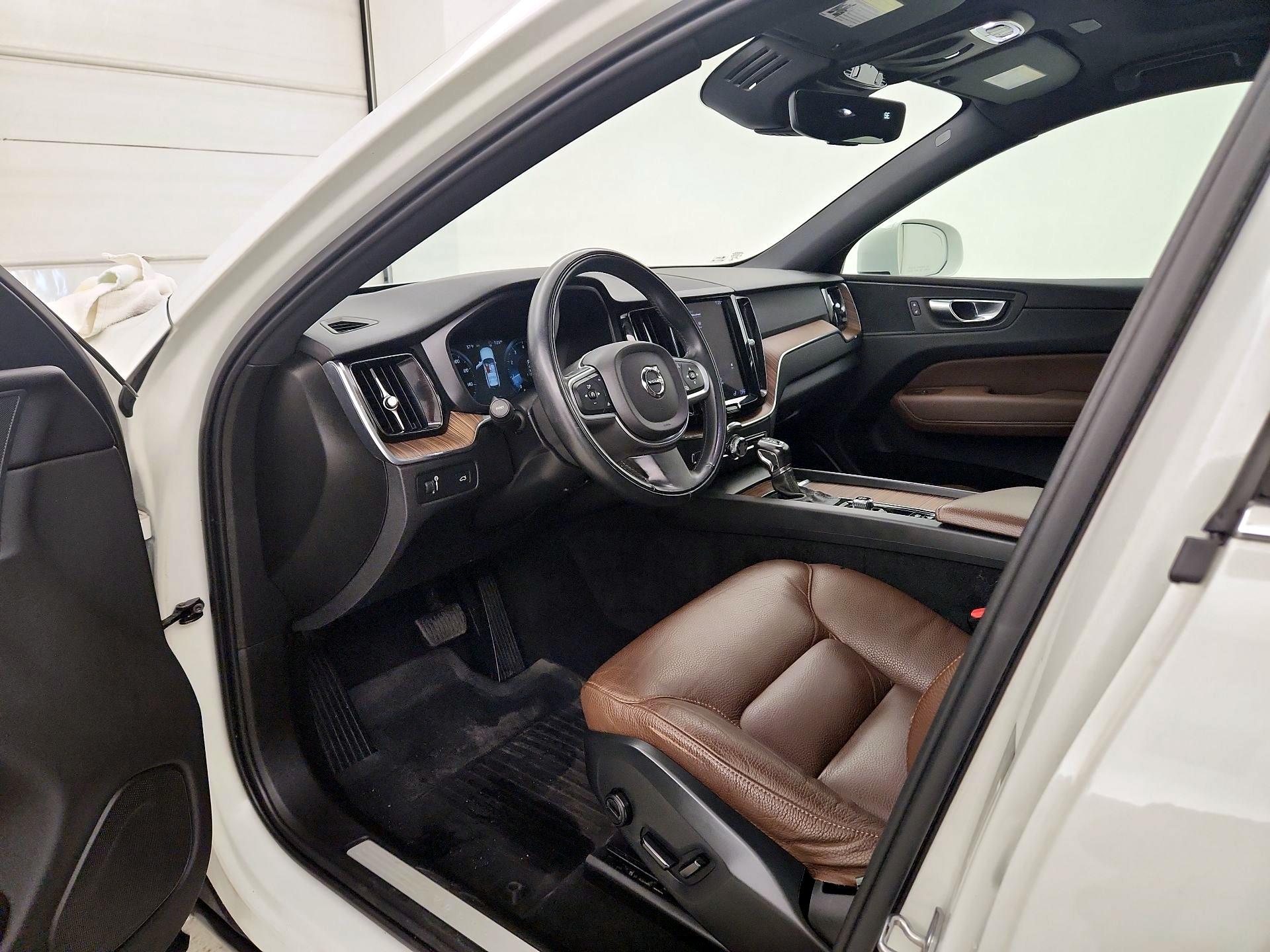 Thumbnail: 2021 Volvo XC60 - 11