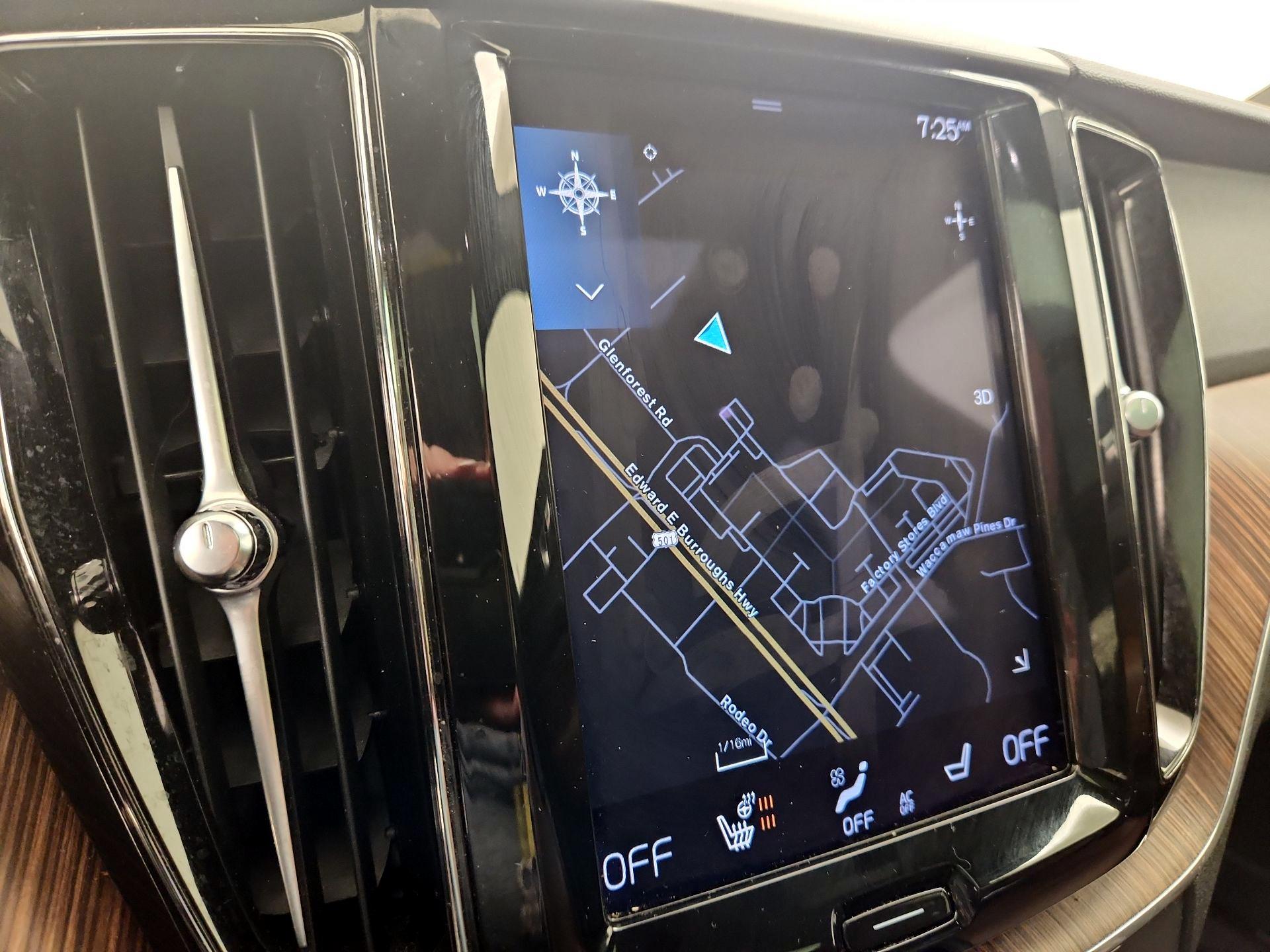 Thumbnail: 2021 Volvo XC60 - 14