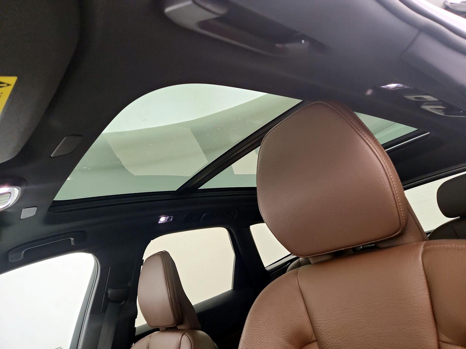 Thumbnail: 2021 Volvo XC60 - 20