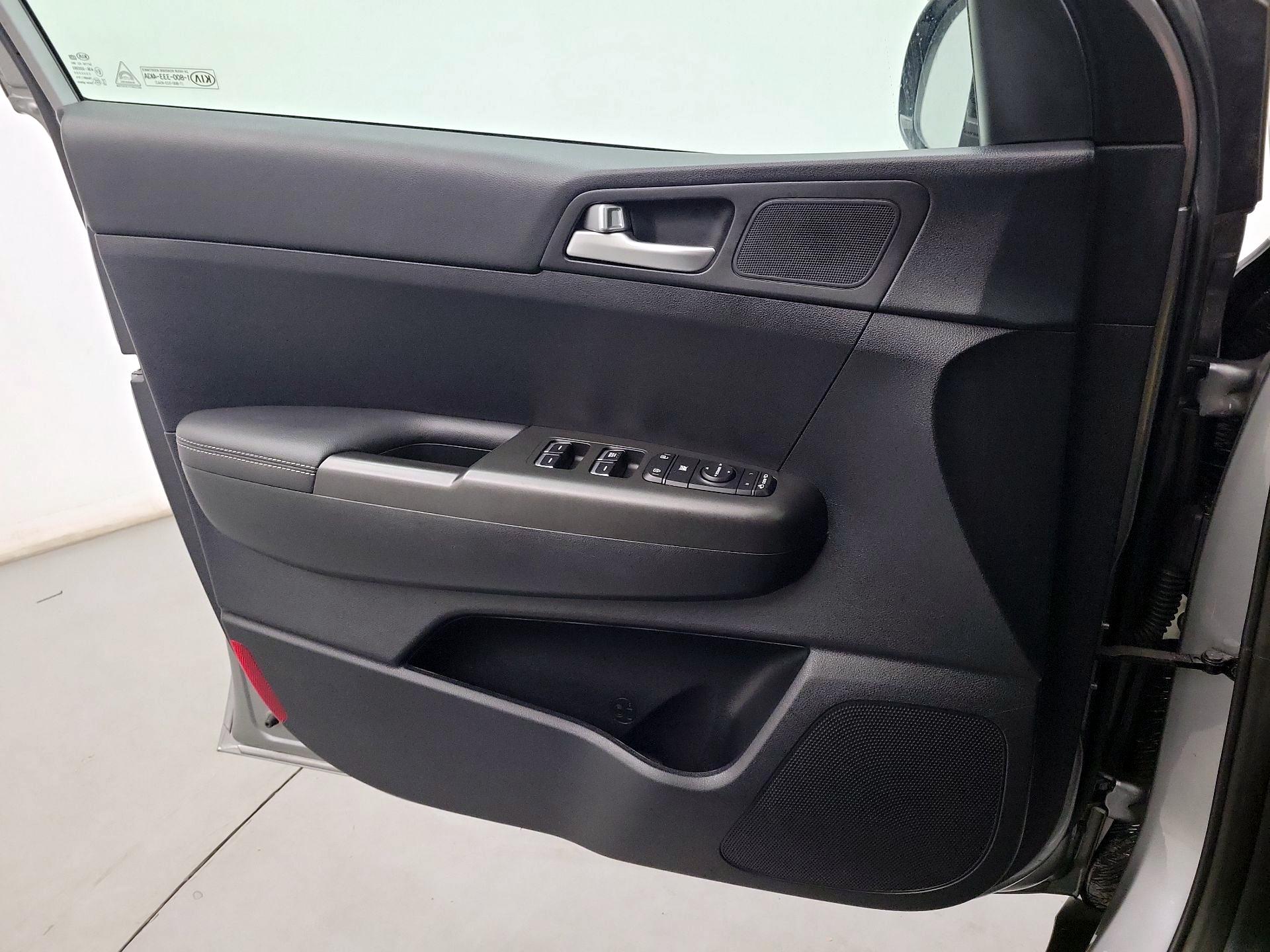 Thumbnail: 2022 Kia Sportage - 10