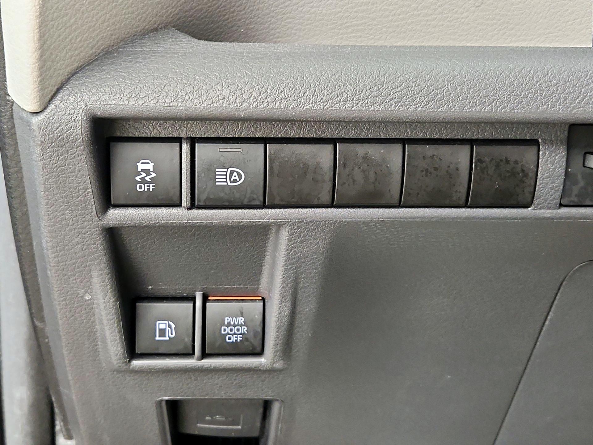 Thumbnail: 2024 Toyota Sienna - 13