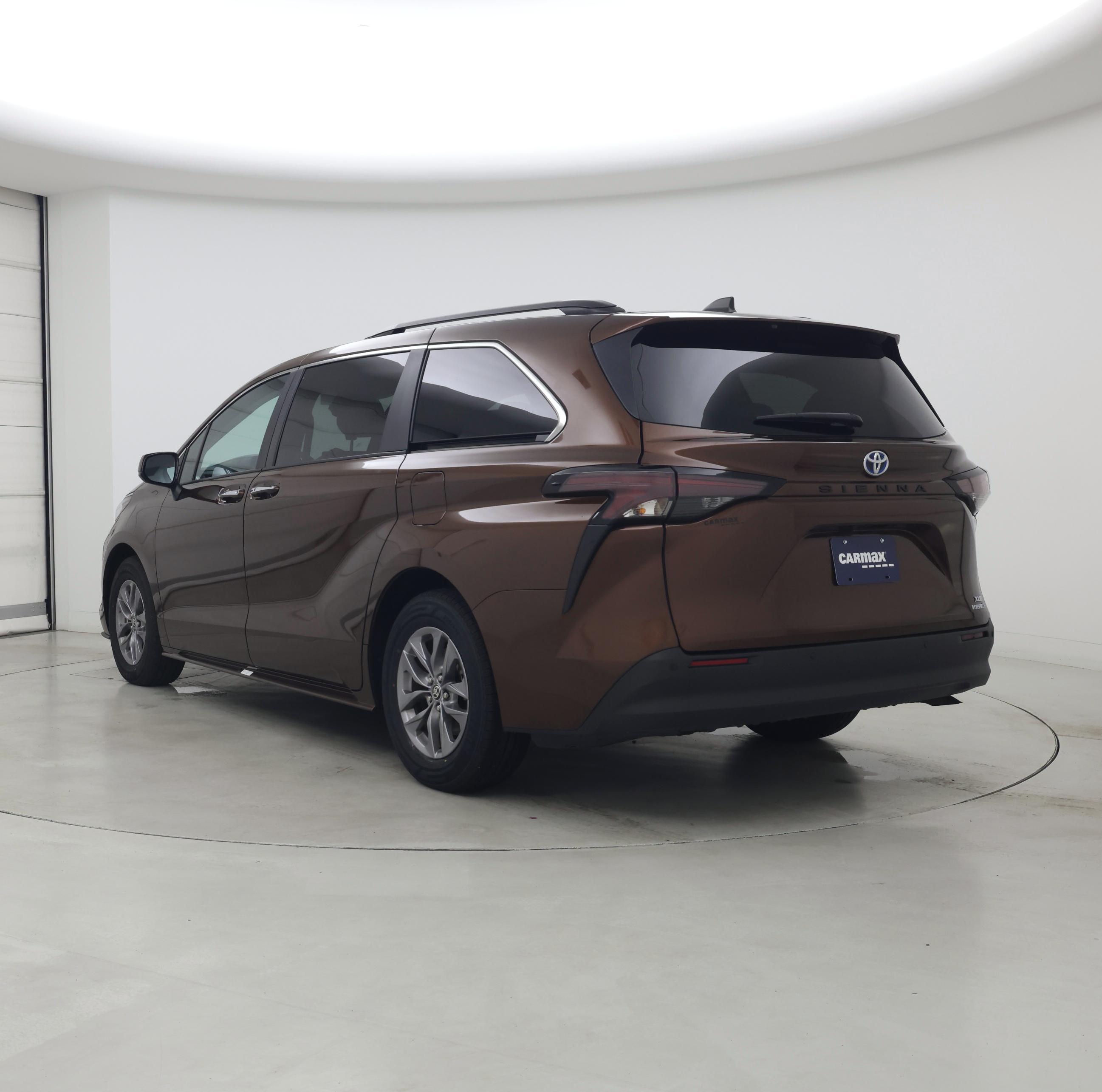 Thumbnail: 2024 Toyota Sienna - 2