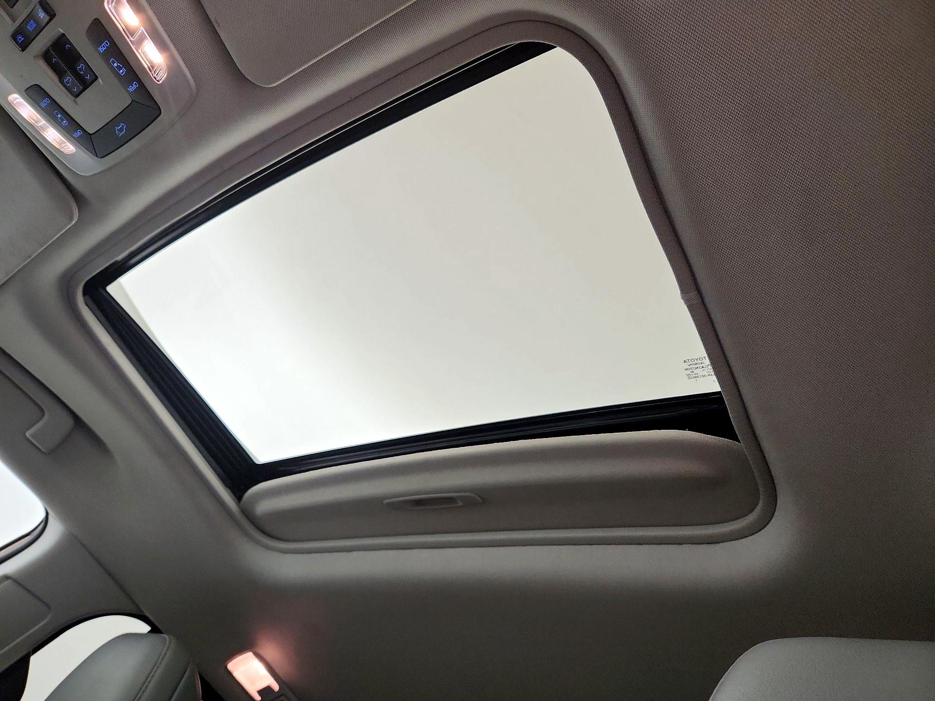 Thumbnail: 2024 Toyota Sienna - 19